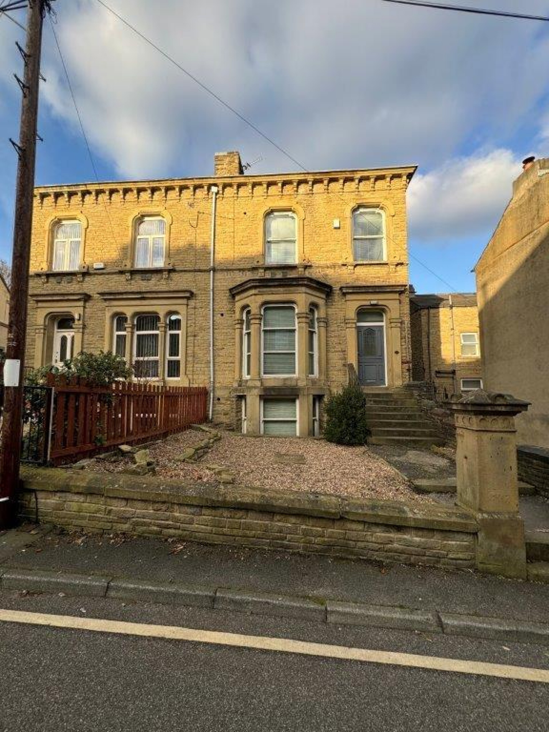 Images for 28 Bath St, Huddersfield