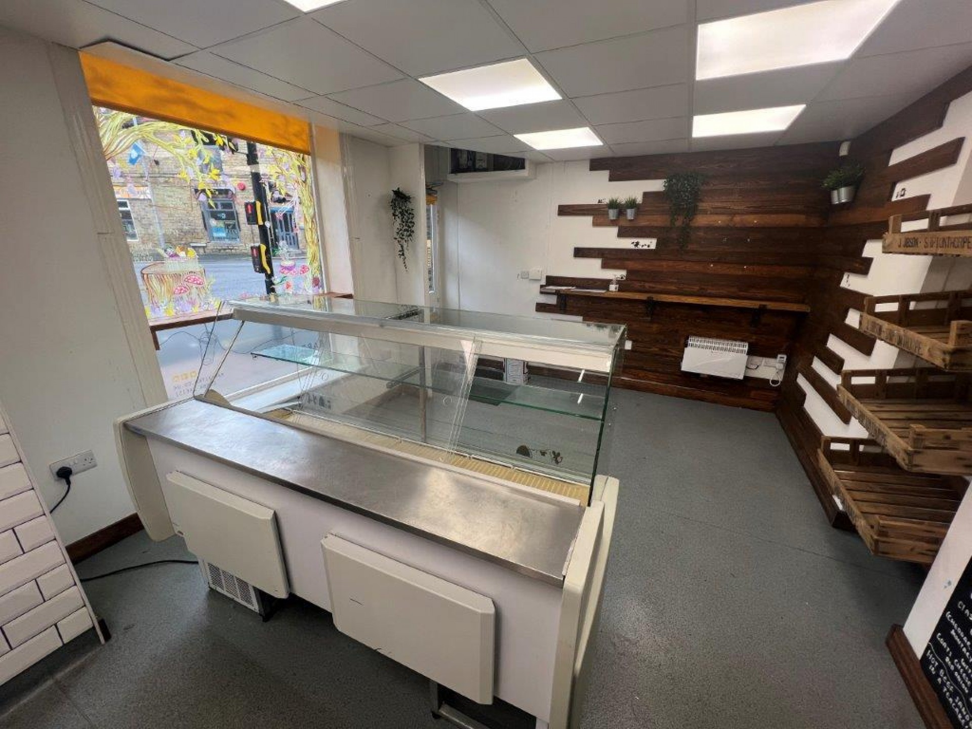 Images for 3 Huddersfield Road, Honley, Holmfirth