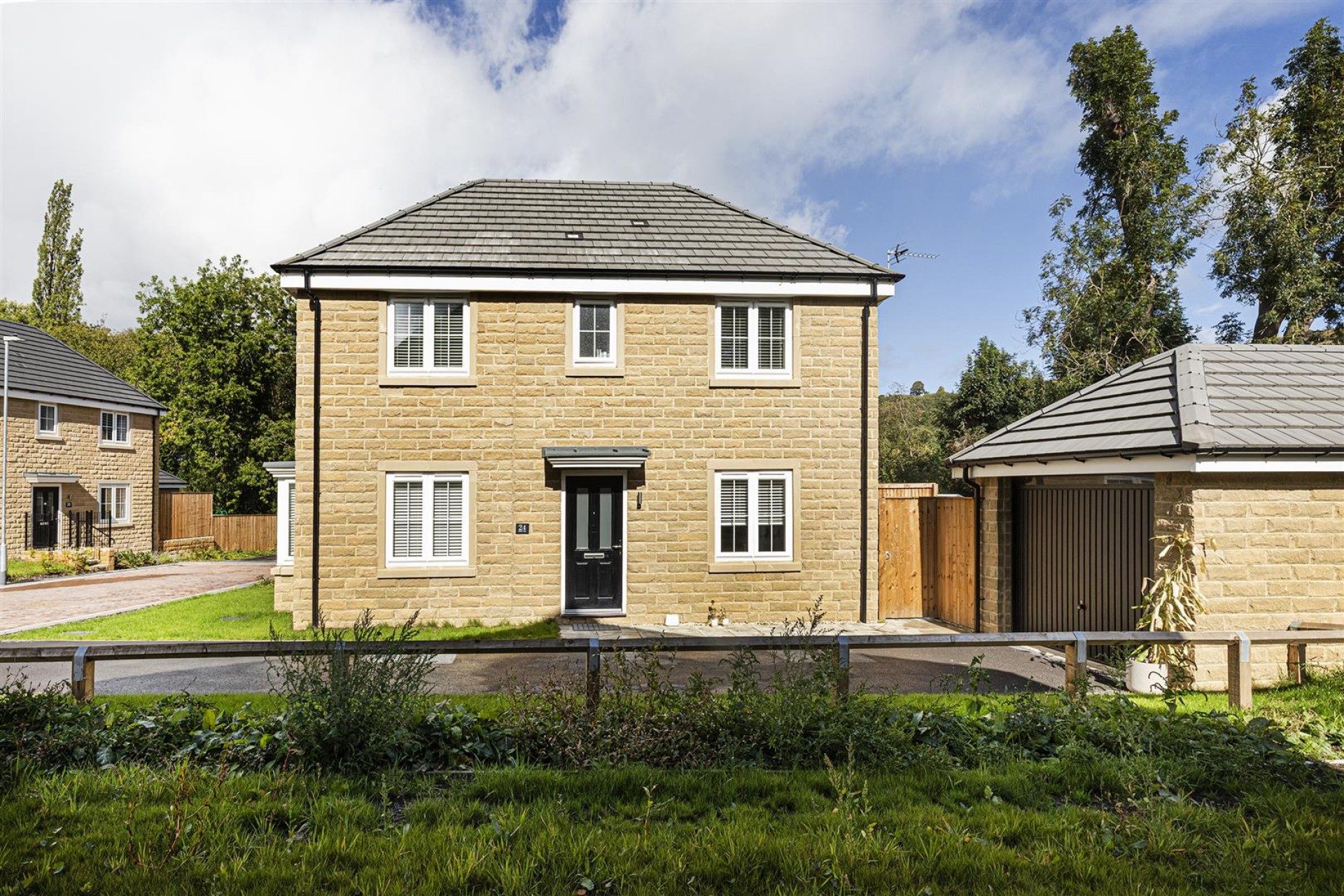 Images for Holly Way, Honley, Holmfirth