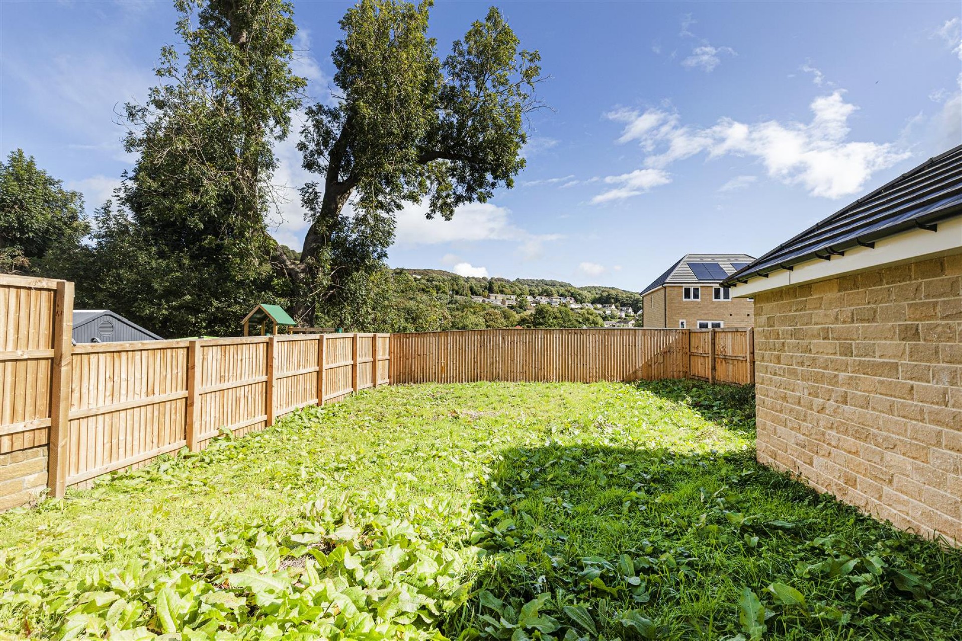 Images for Holly Way, Honley, Holmfirth