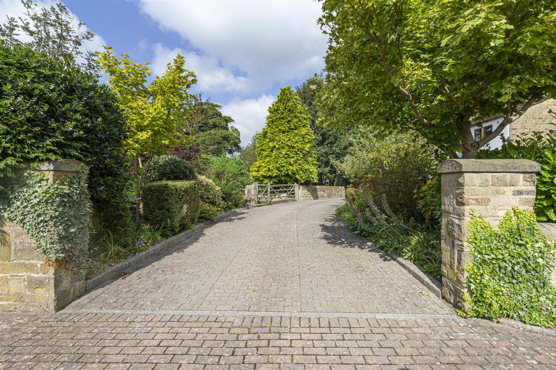 Images for Crosland Edge, Meltham