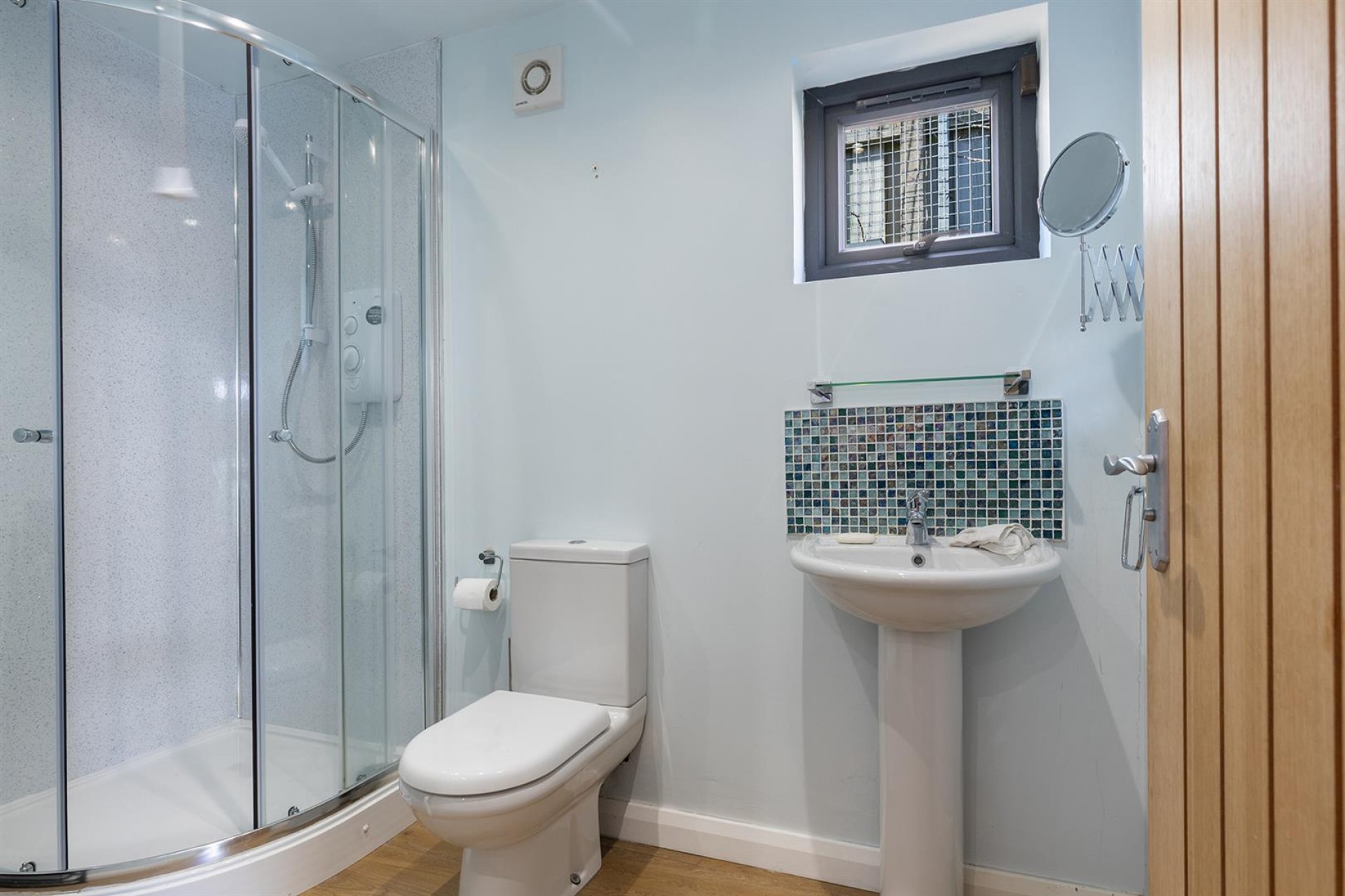 Images for Winona, Linden Road, Hullen Edge, Elland