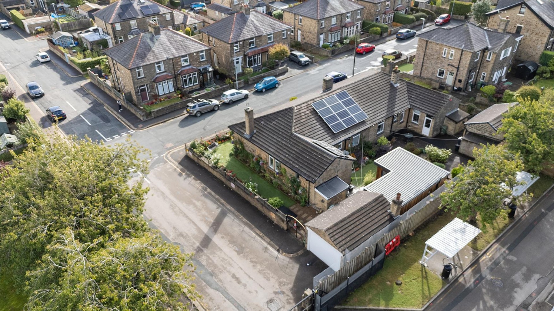 Images for Winona, Linden Road, Hullen Edge, Elland