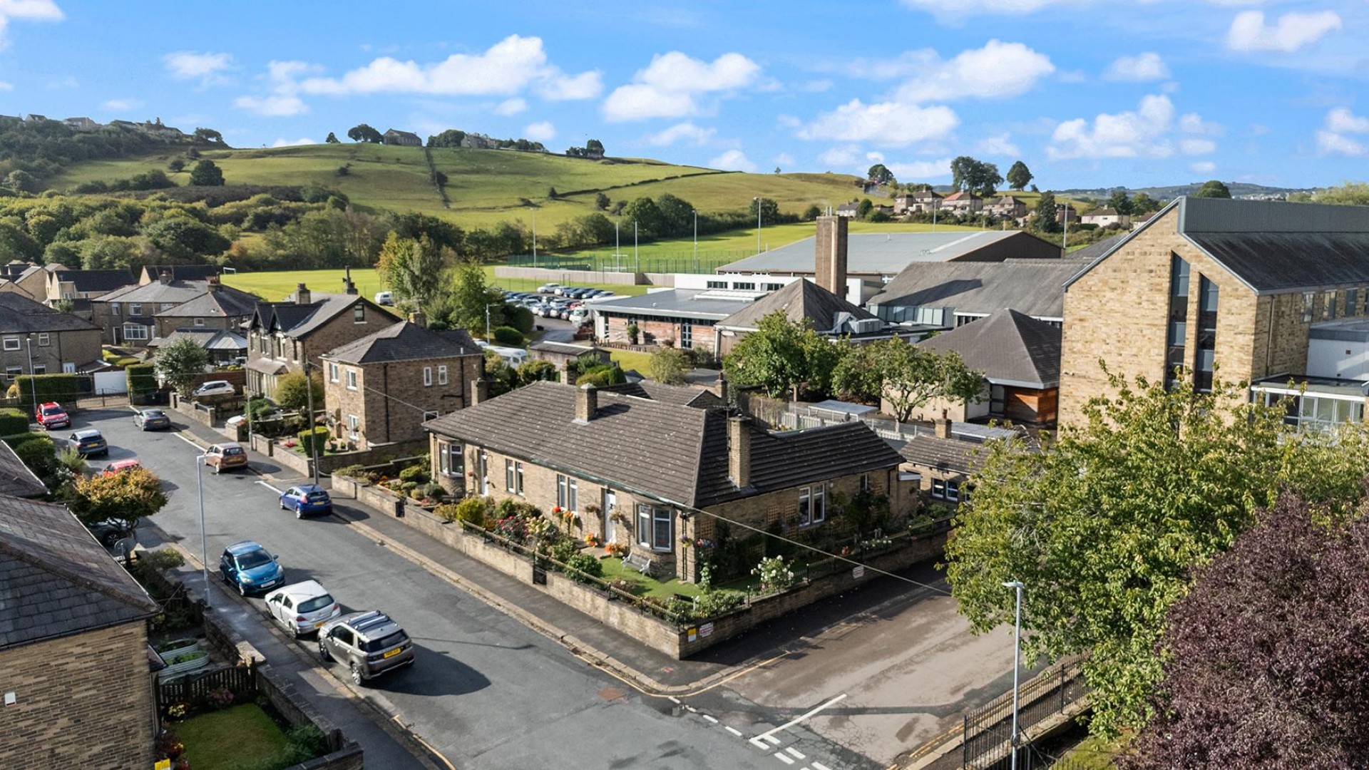 Images for Winona, Linden Road, Hullen Edge, Elland