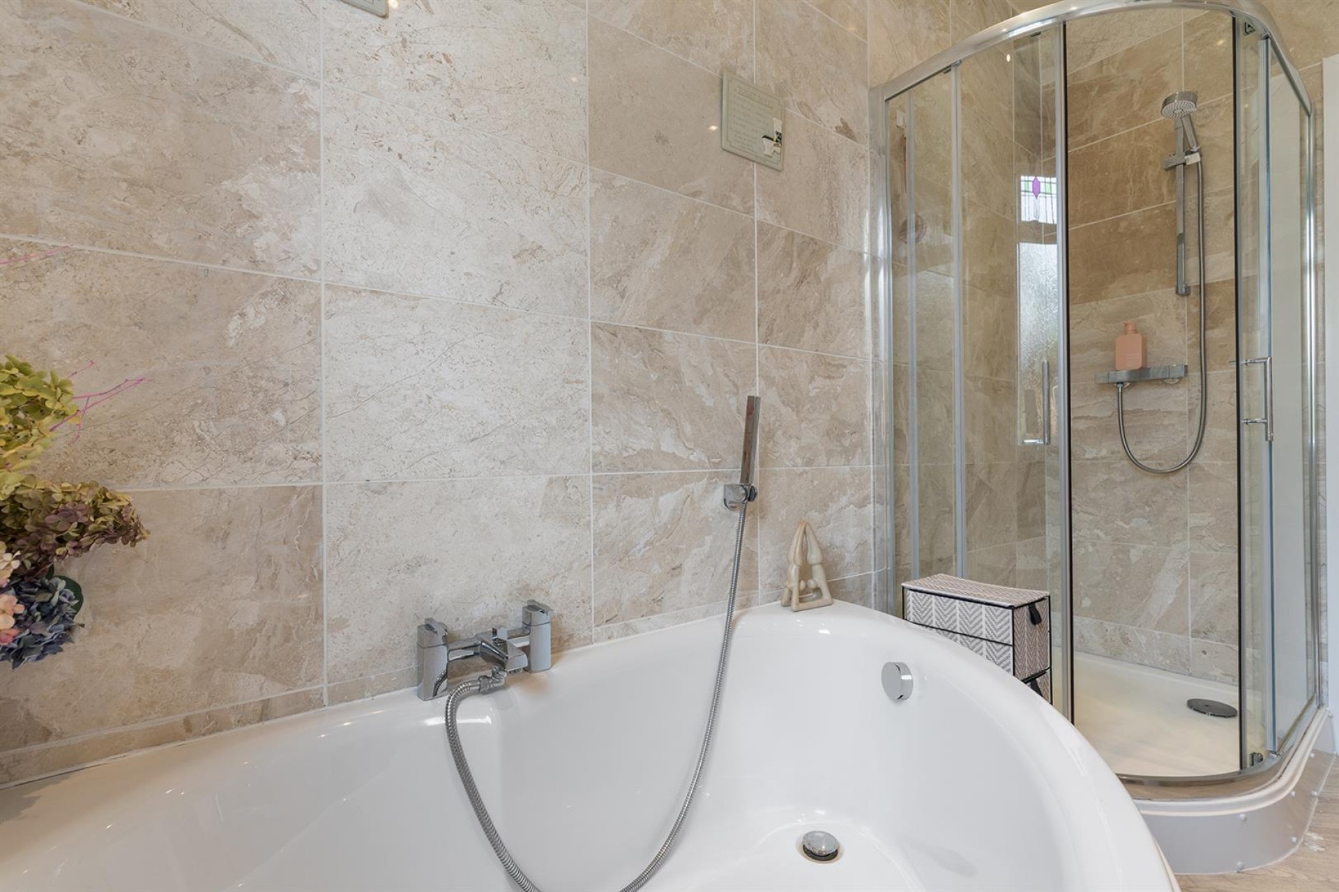 Images for Winona, Linden Road, Hullen Edge, Elland