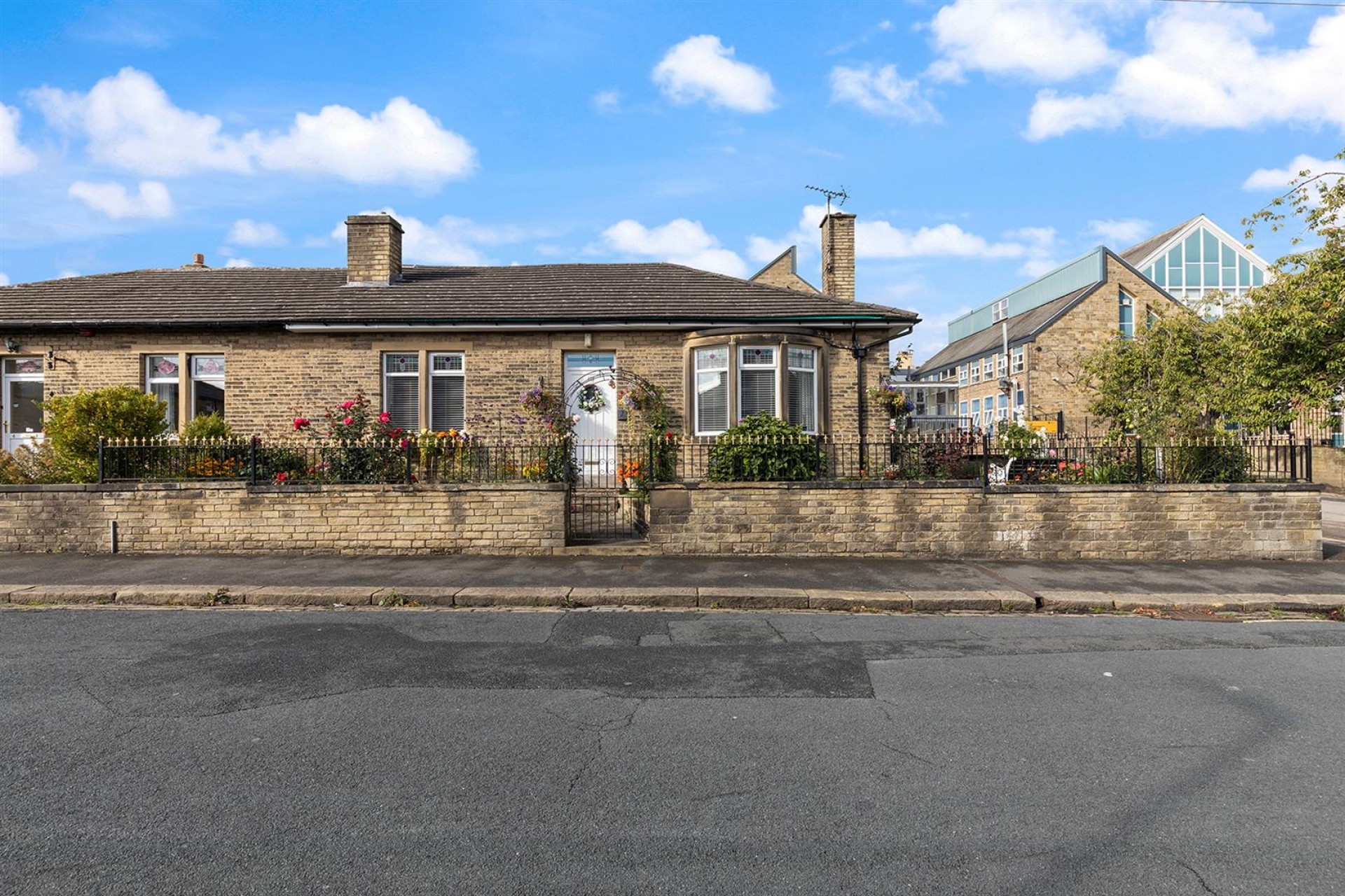 Images for Winona, Linden Road, Hullen Edge, Elland