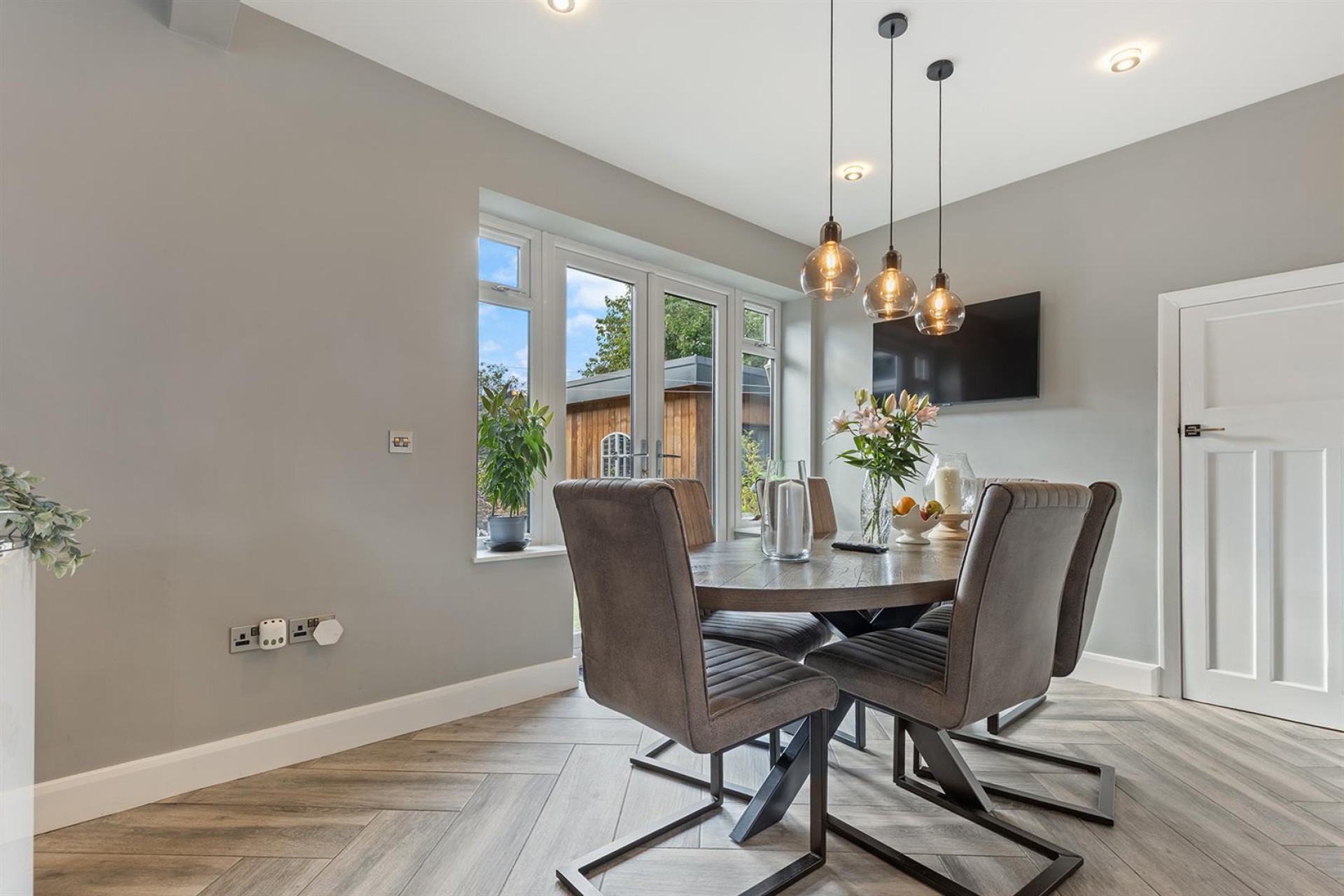 Images for Winona, Linden Road, Hullen Edge, Elland