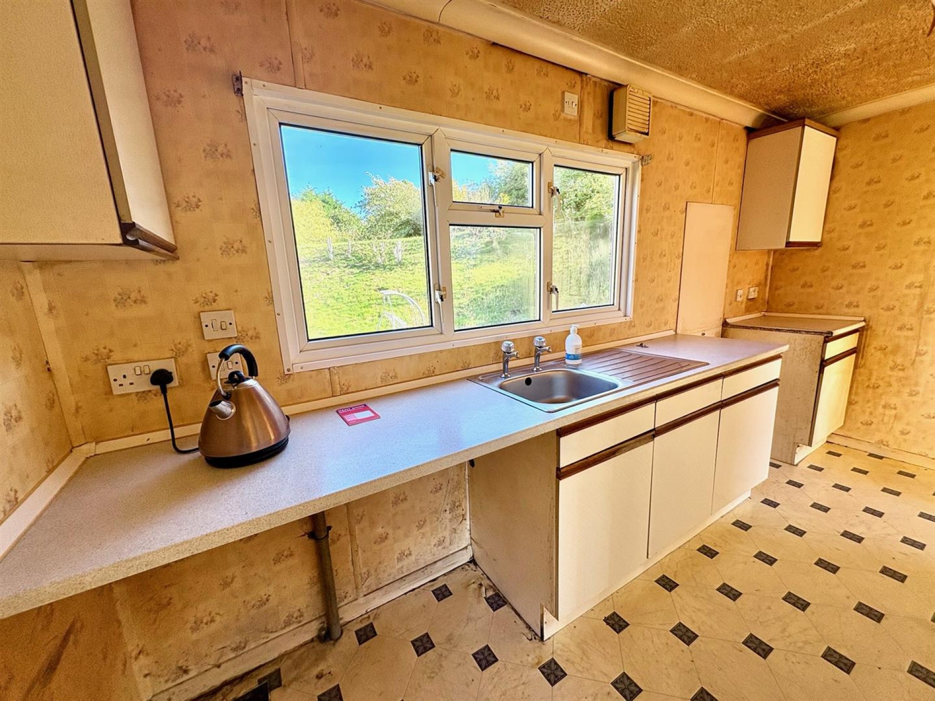 Images for Elland Hall Caravan Site, Elland