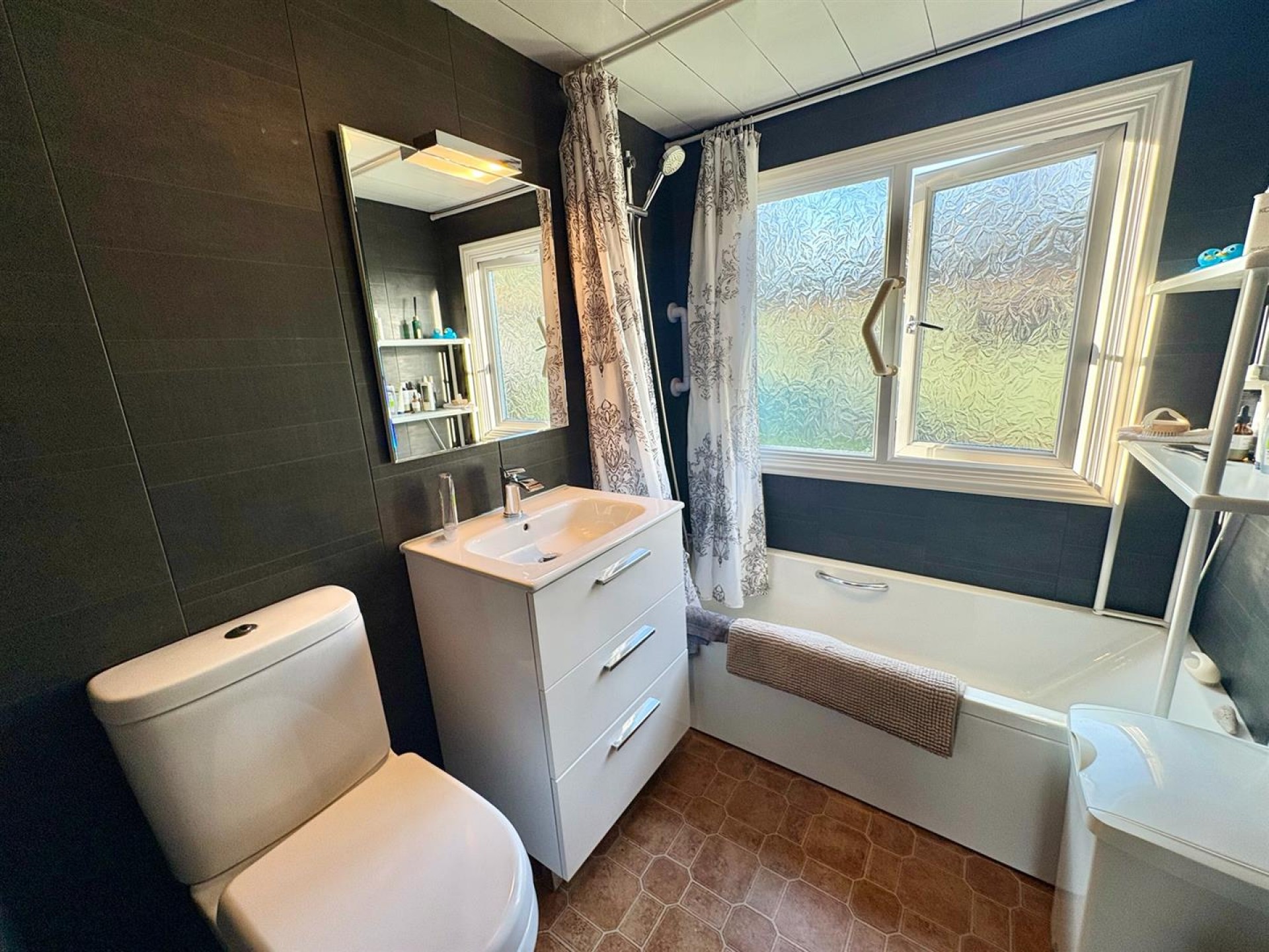 Images for Elland Hall Caravan Site, Elland