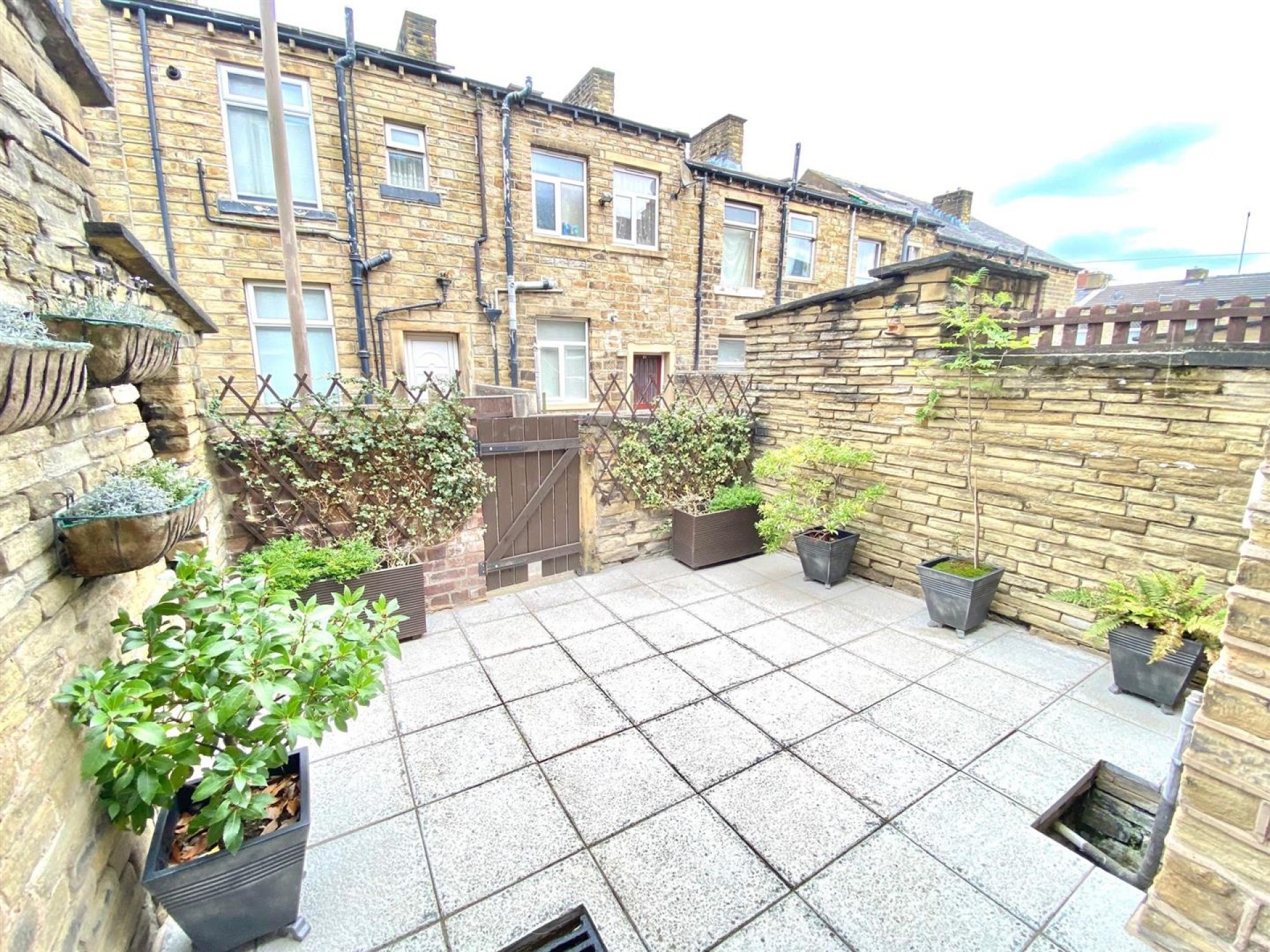 Images for Brook Street, Moldgreen, Huddersfield