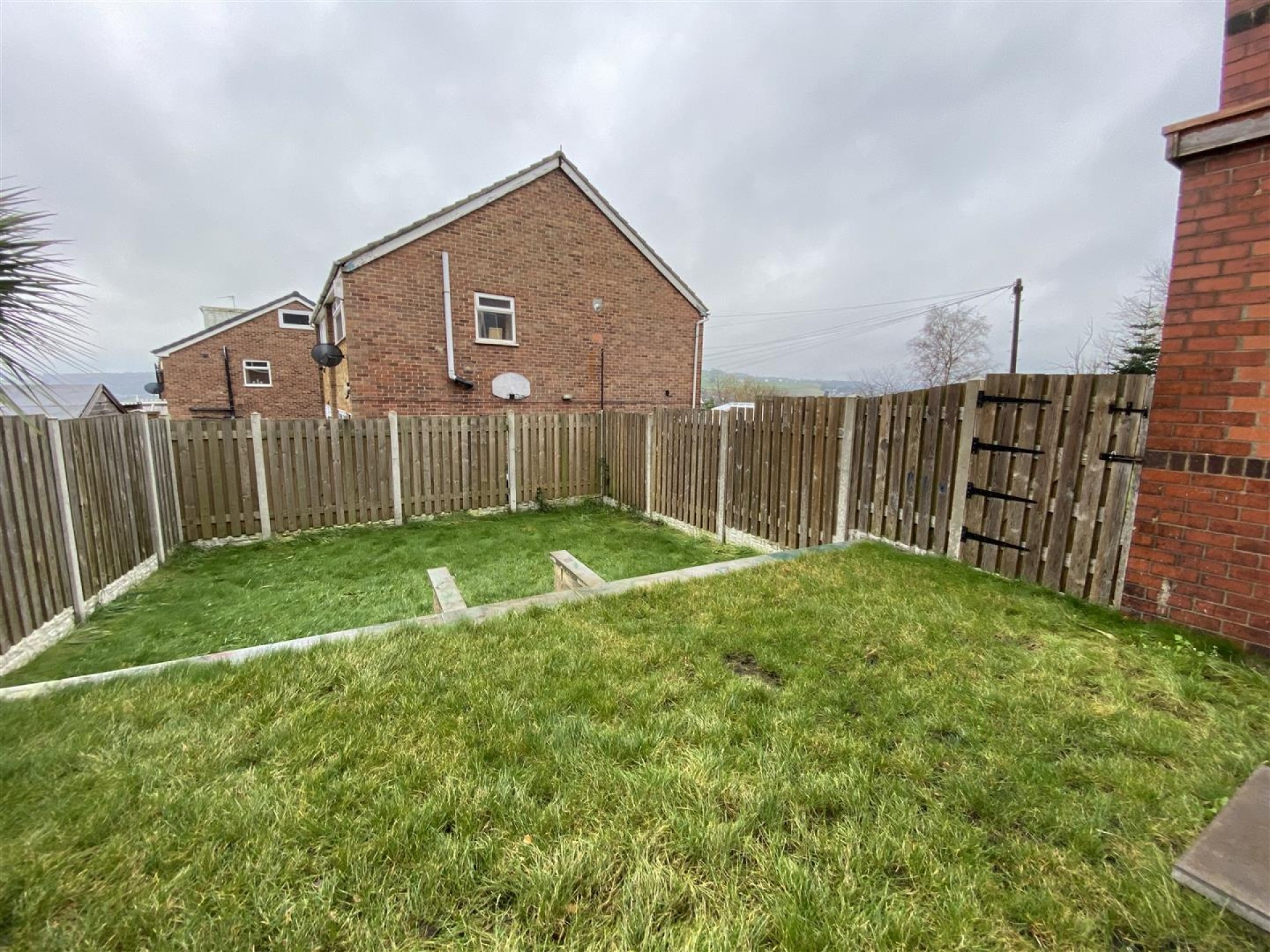 Images for Pye Nest Gardens, Halifax