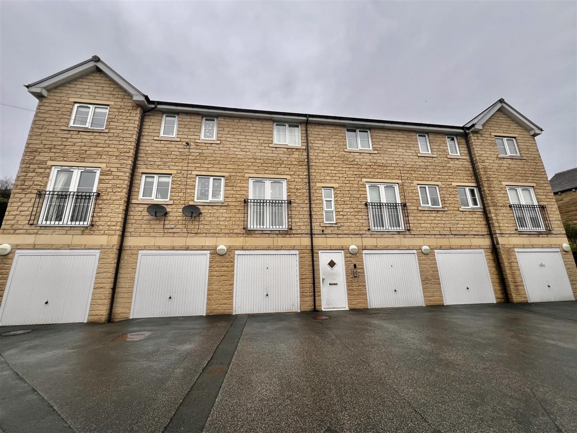 Images for Longley Gardens, 148 Saddleworth Road, Greetland