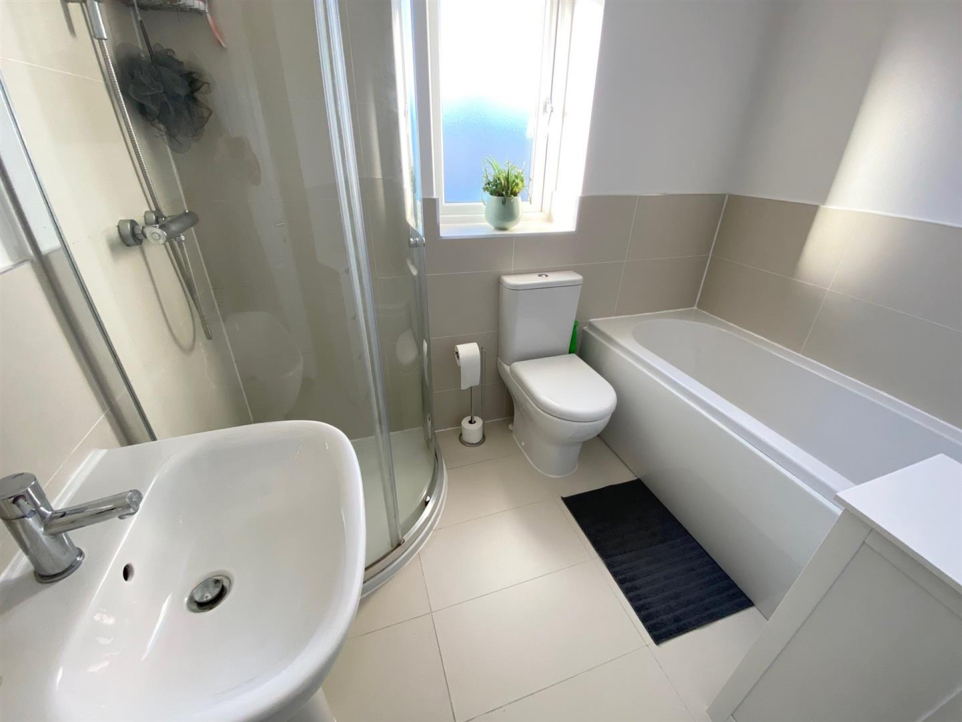 Images for Cross Green Road