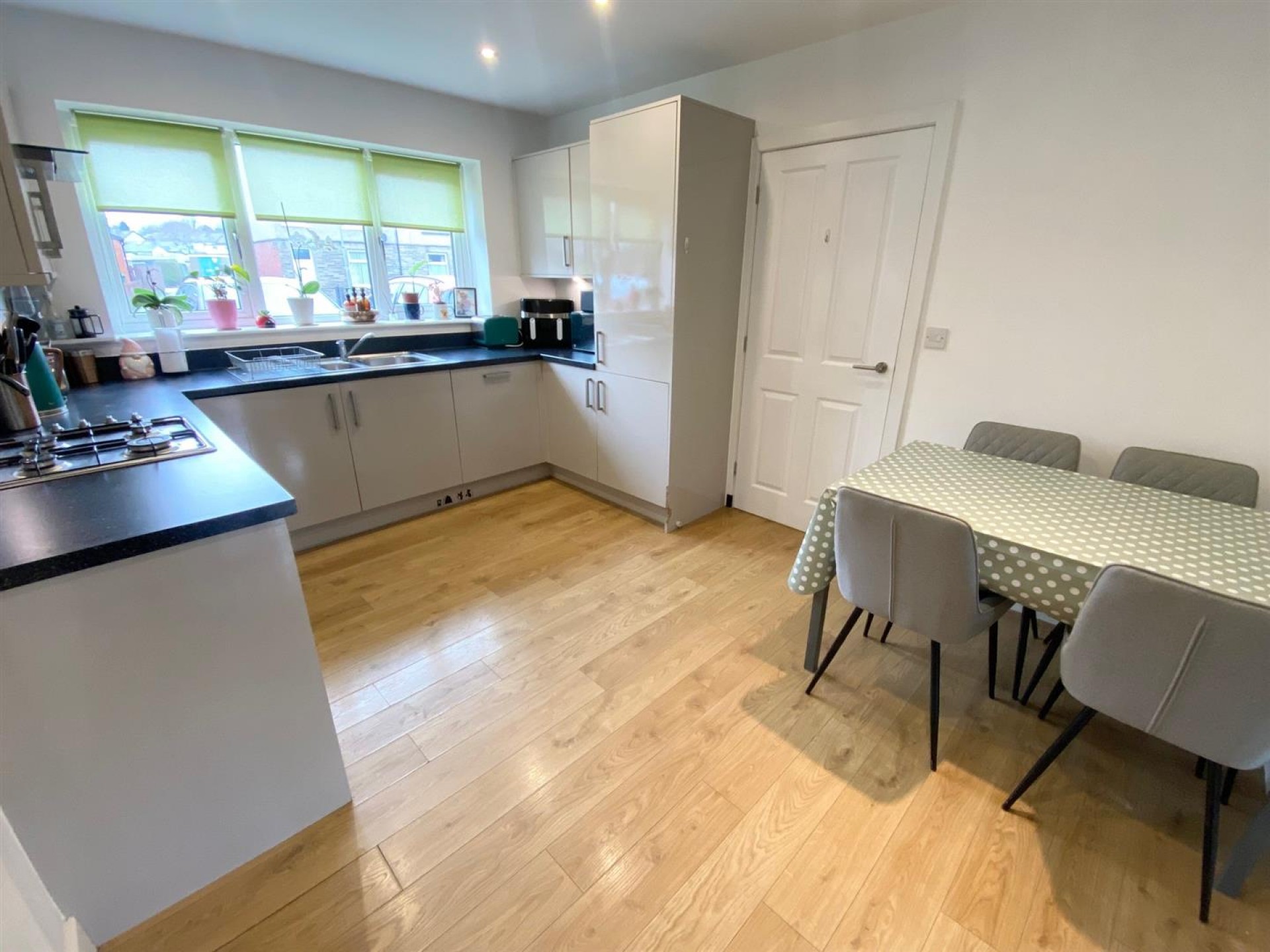 Images for Cross Green Road