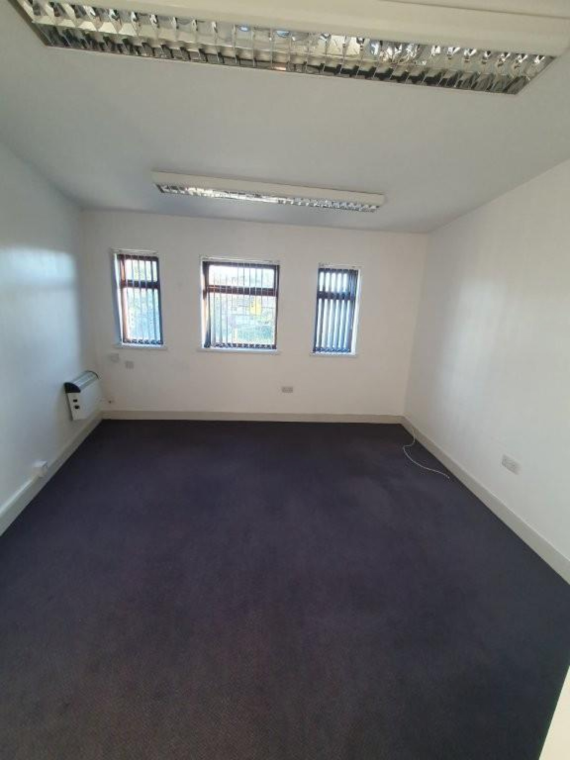 Images for 317b Old Wakefield Road, Moldgreen, Huddersfield