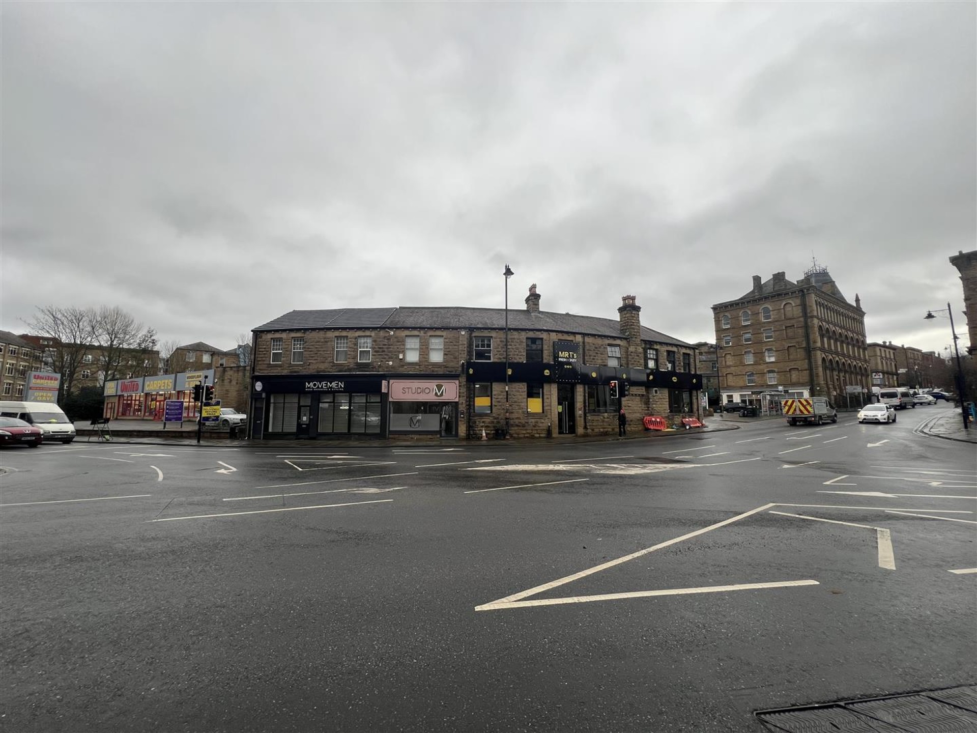 Images for 402 Bradford Road, Batley