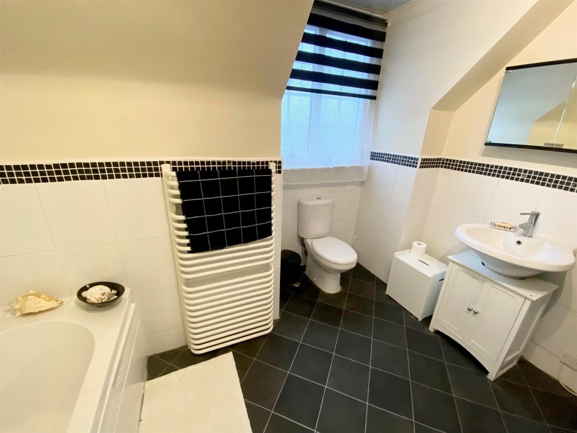 Images for Arncliffe Court, Huddersfield