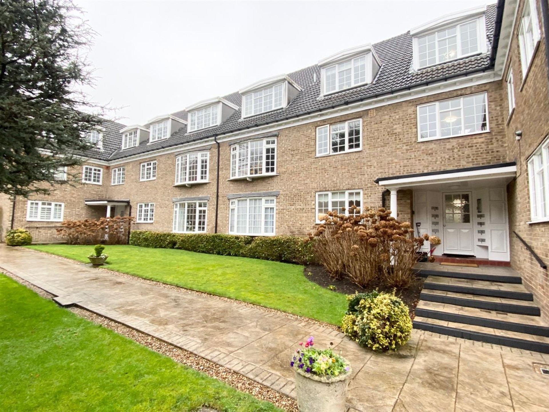 Images for Arncliffe Court, Huddersfield