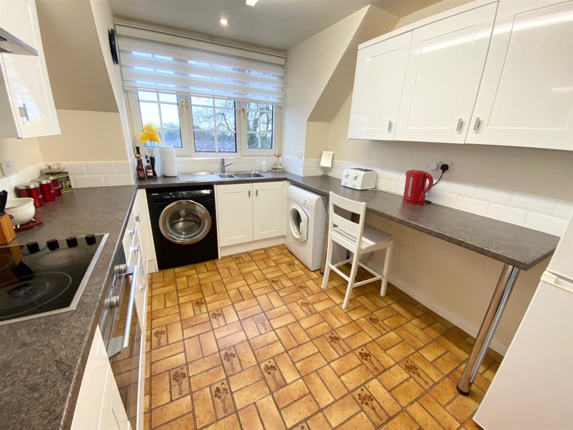 Images for Arncliffe Court, Huddersfield