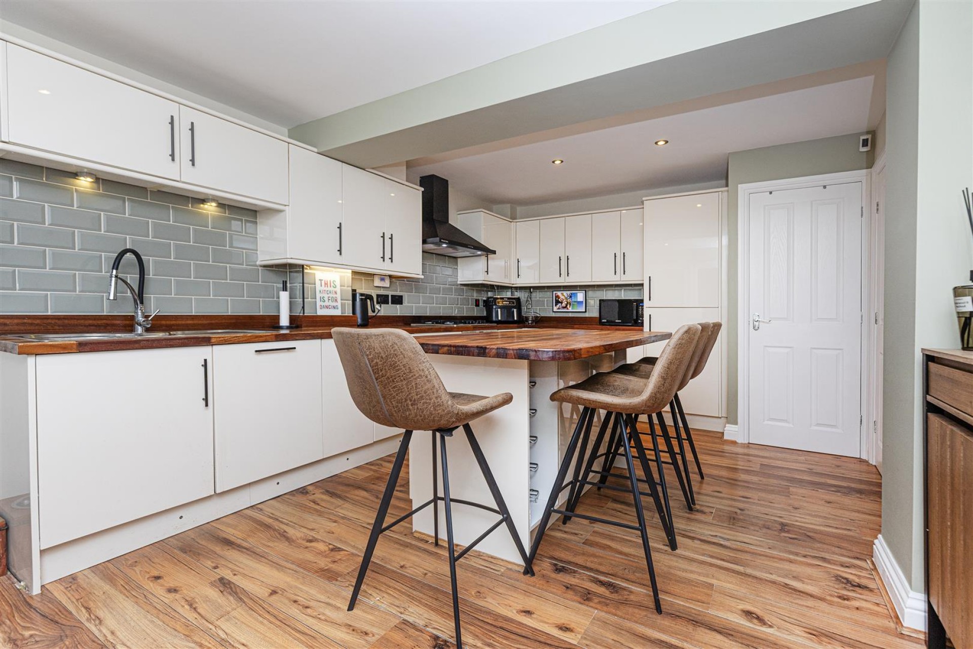 Images for Mountain View, Holmfield, Halifax