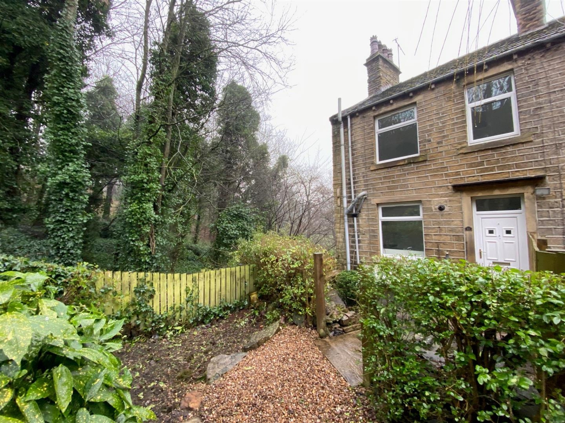 Images for Robin Hood Hill, Berry Brow, Huddersfield