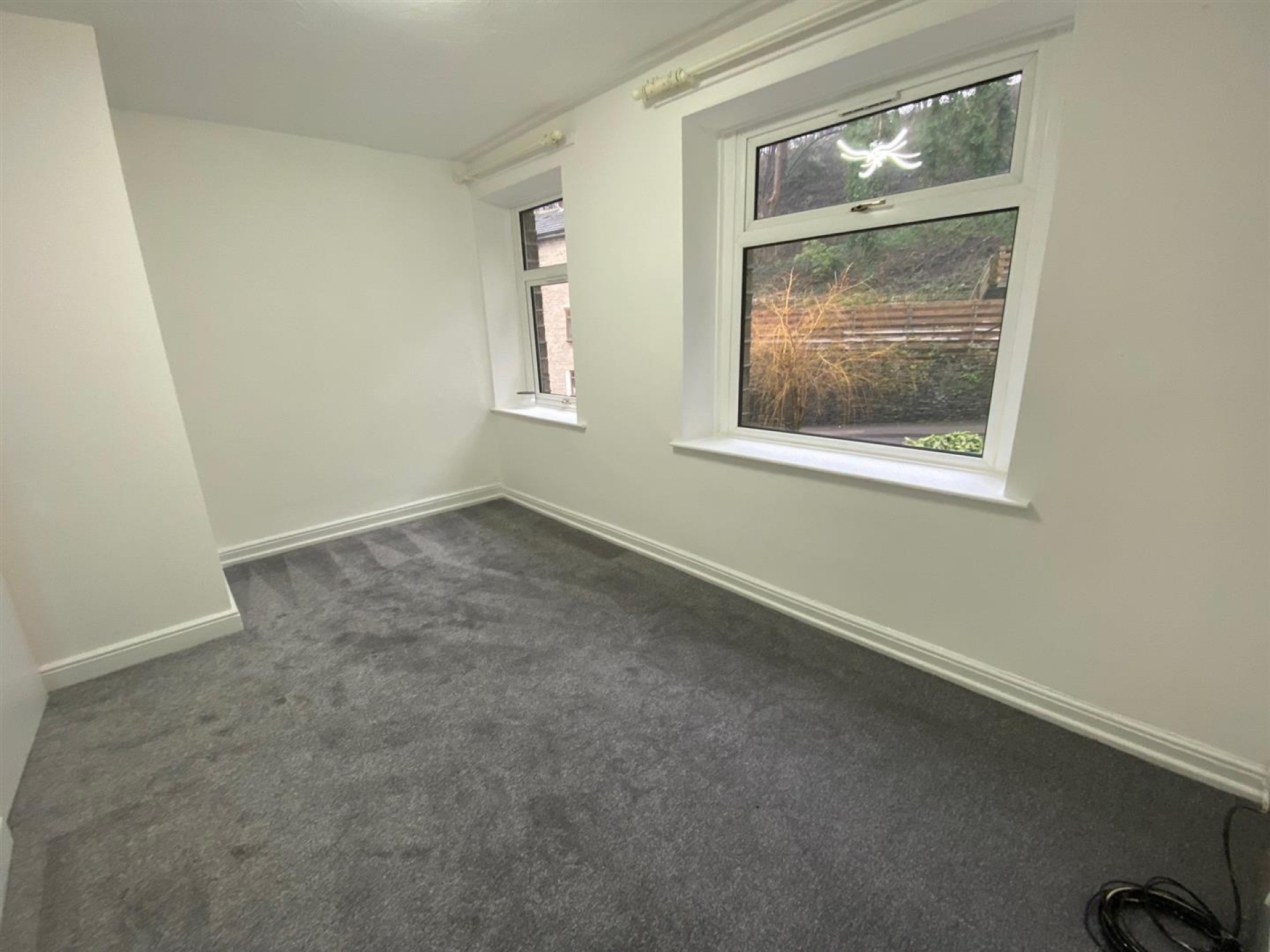 Images for Robin Hood Hill, Berry Brow, Huddersfield