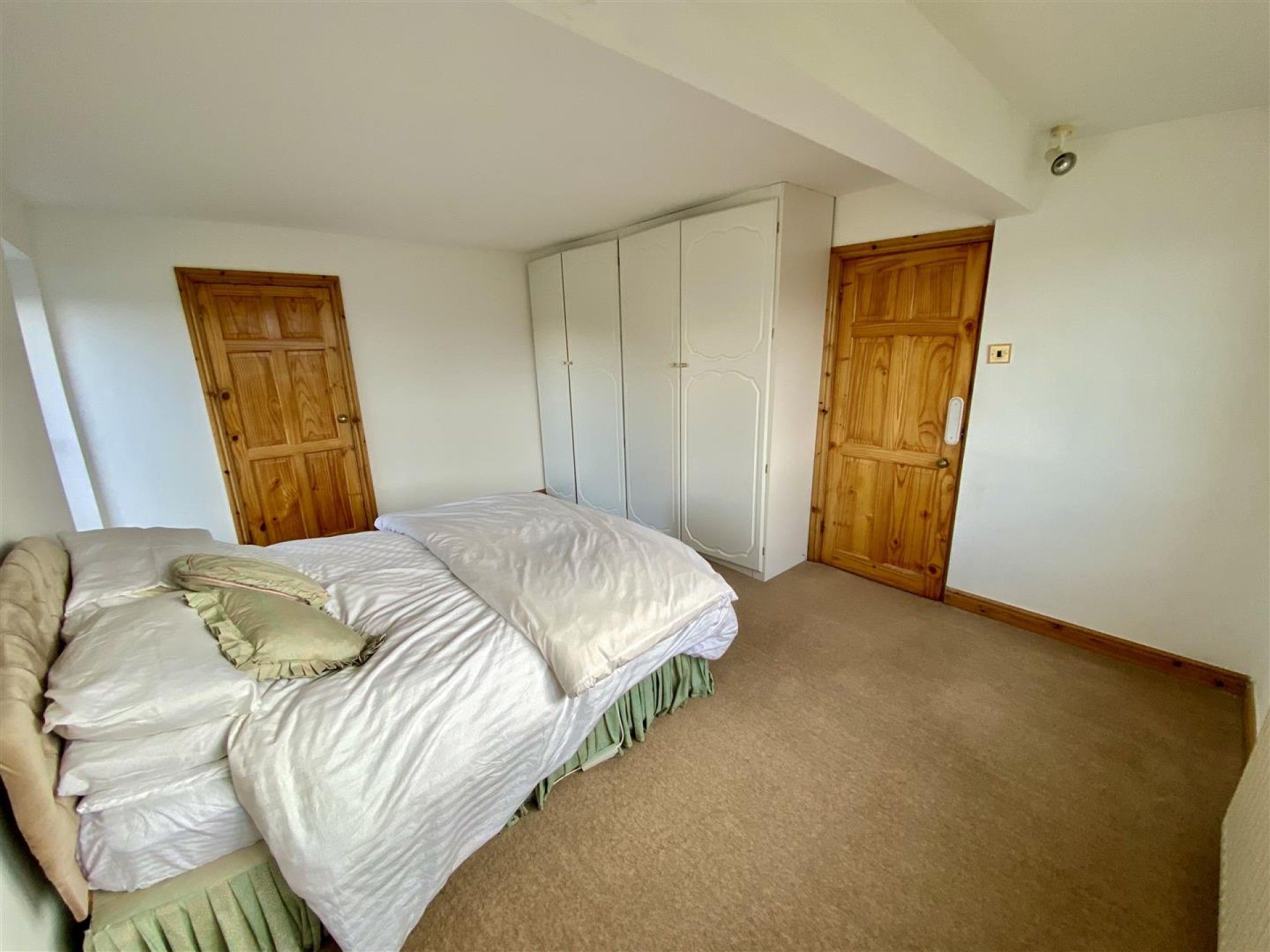 Images for Common Side, Roberttown, Liversedge