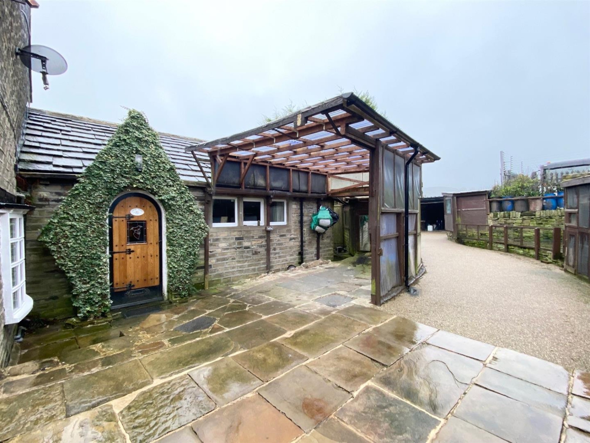 Images for 15 Back Green, Outlane