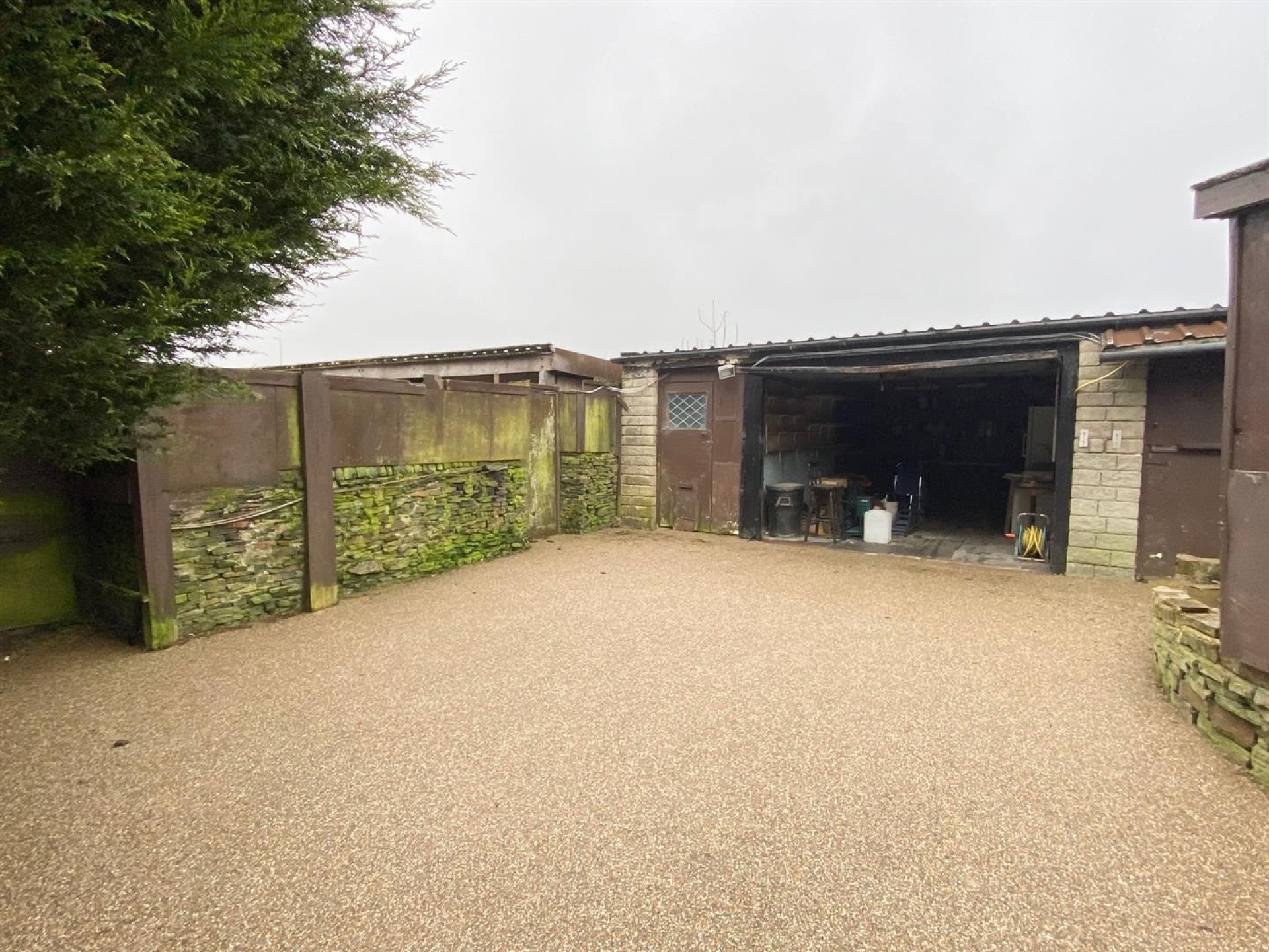 Images for 15 Back Green, Outlane