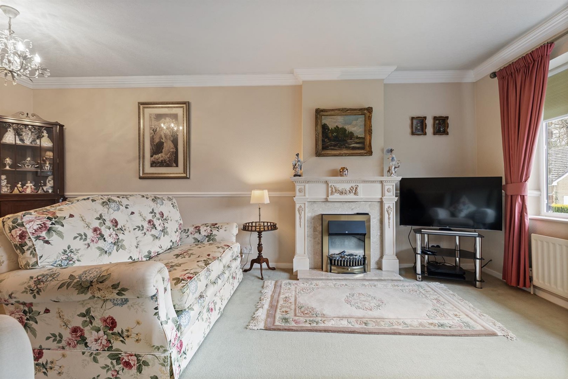 Images for Poplar Avenue, Thongsbridge, Holmfirth