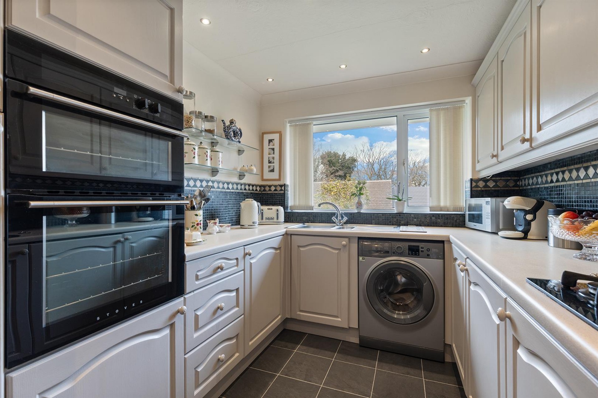 Images for Poplar Avenue, Thongsbridge, Holmfirth