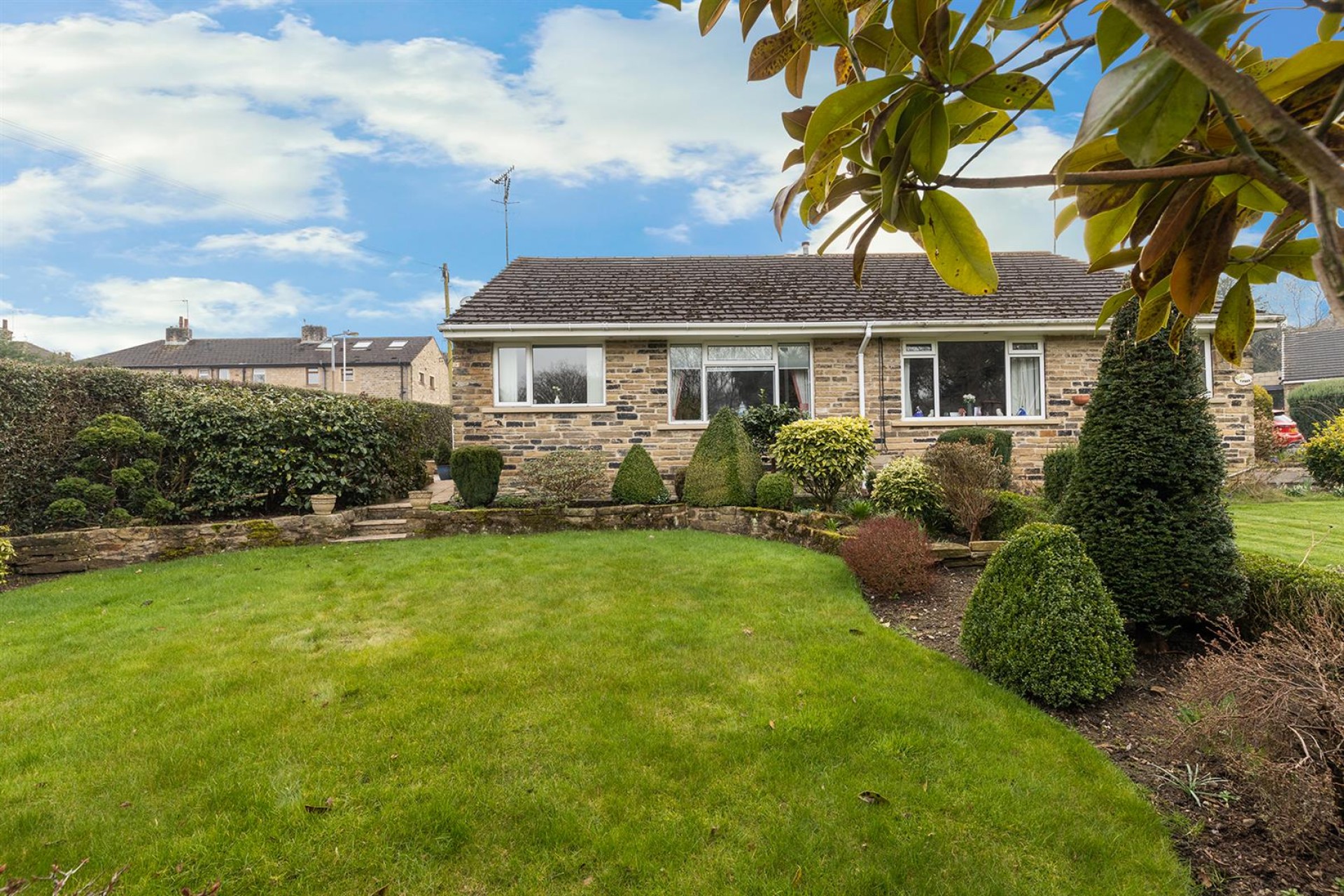 Images for Poplar Avenue, Thongsbridge, Holmfirth