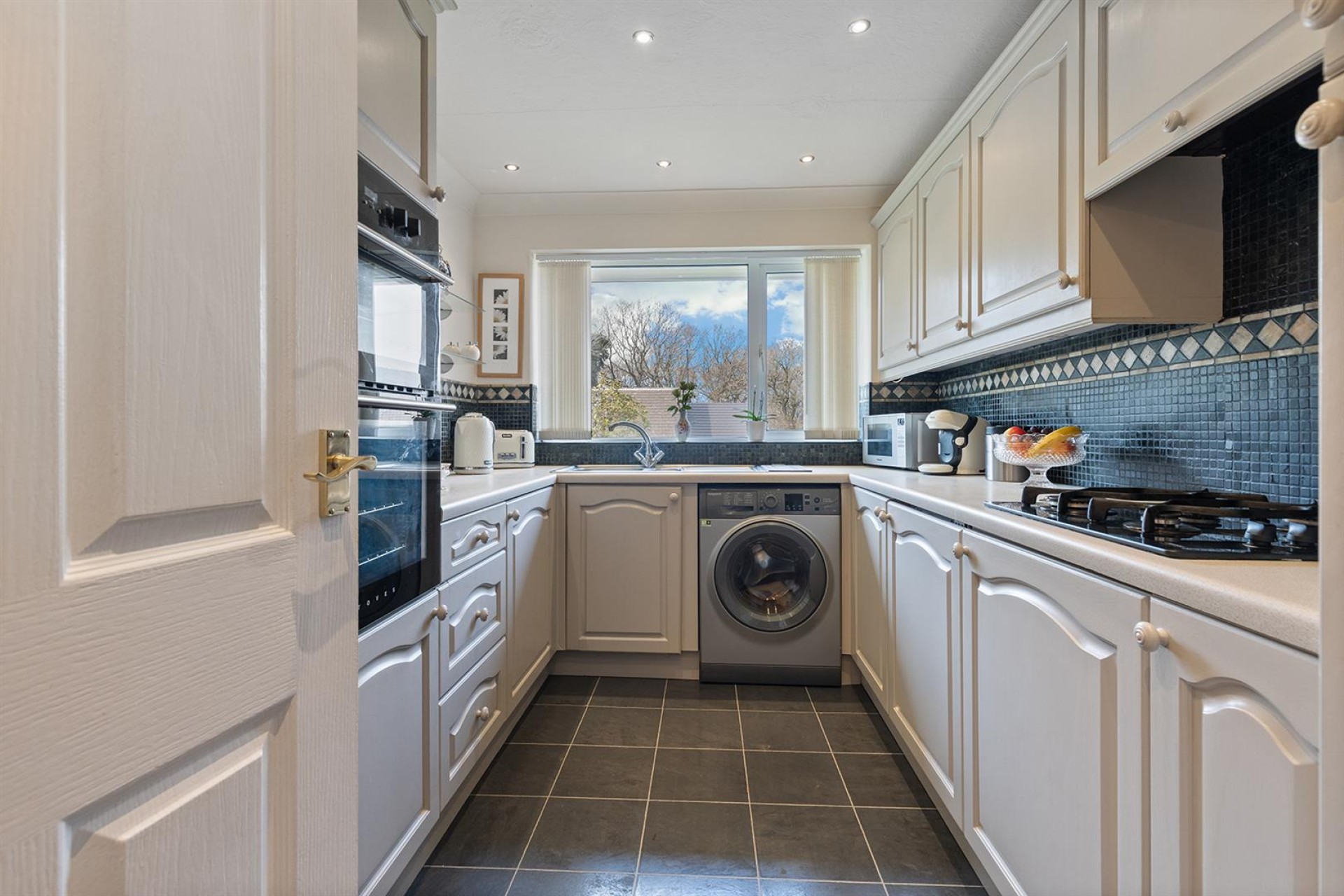 Images for Poplar Avenue, Thongsbridge, Holmfirth