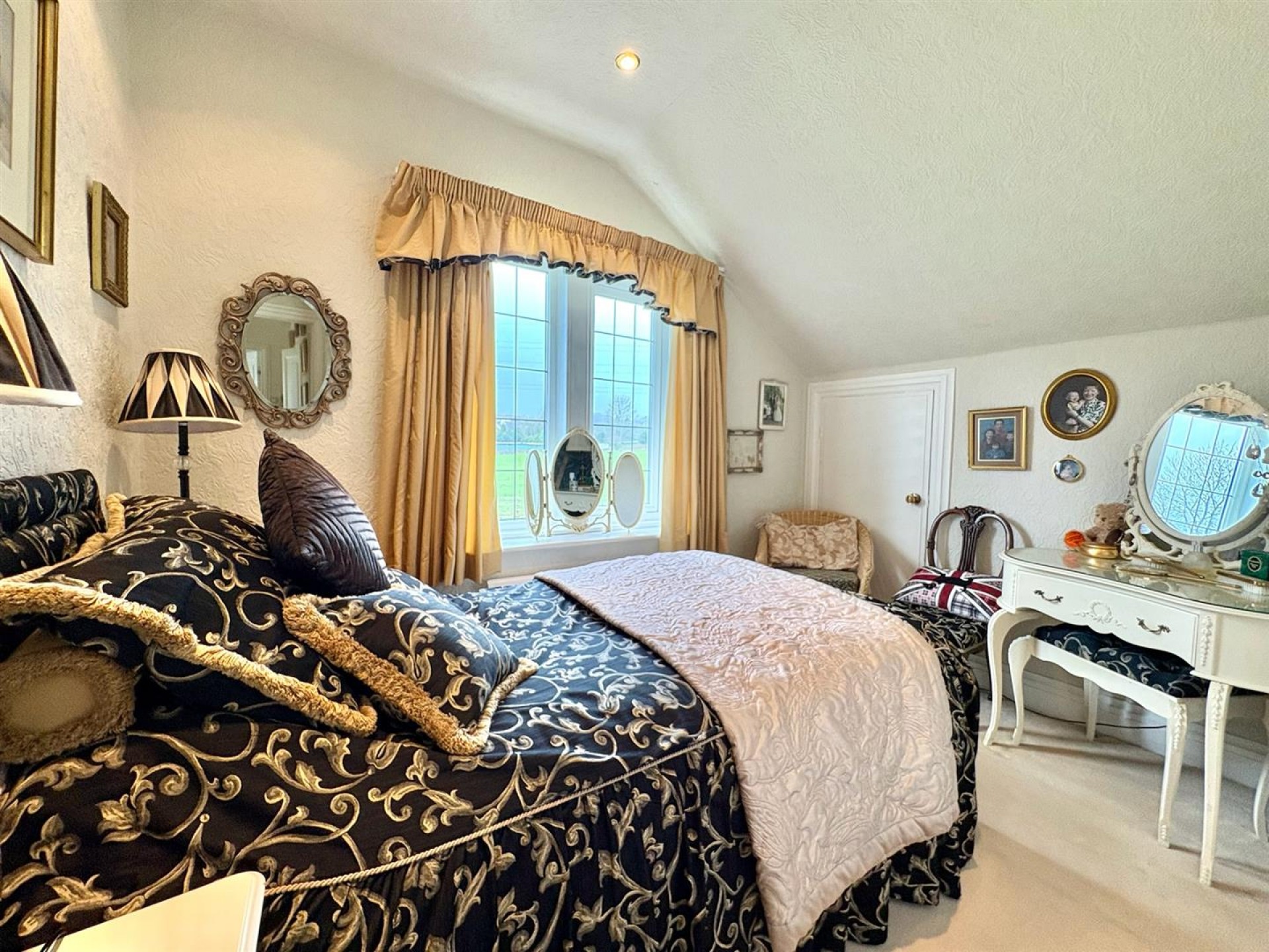 Images for Stonecroft, Church Lane, Southowram, Halifax