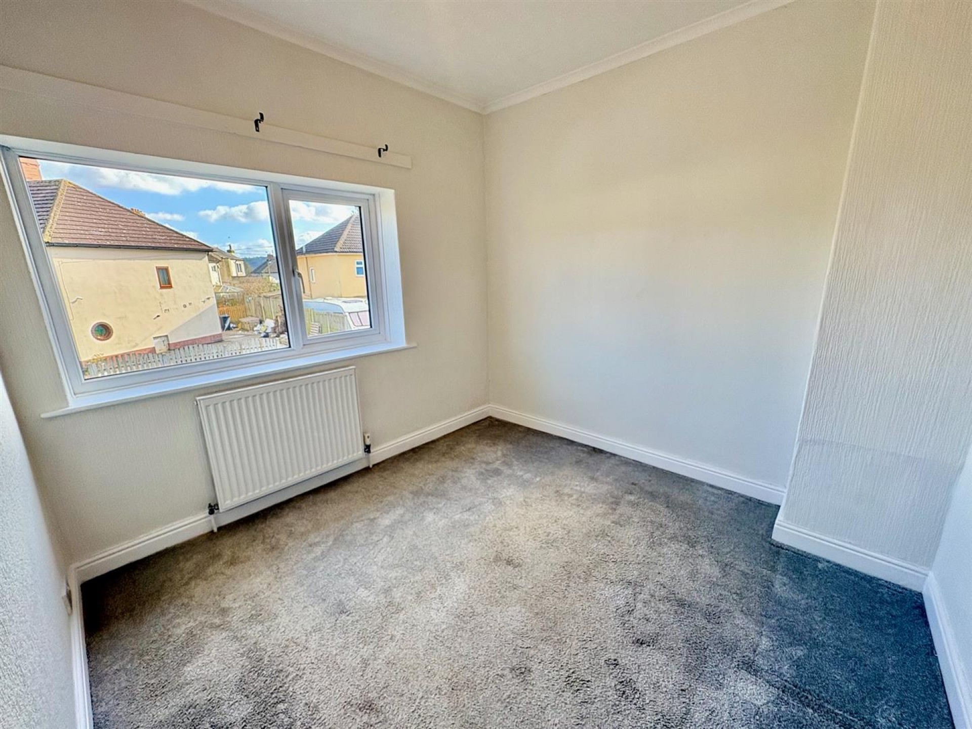 Images for Chevinedge Crescent, Halifax