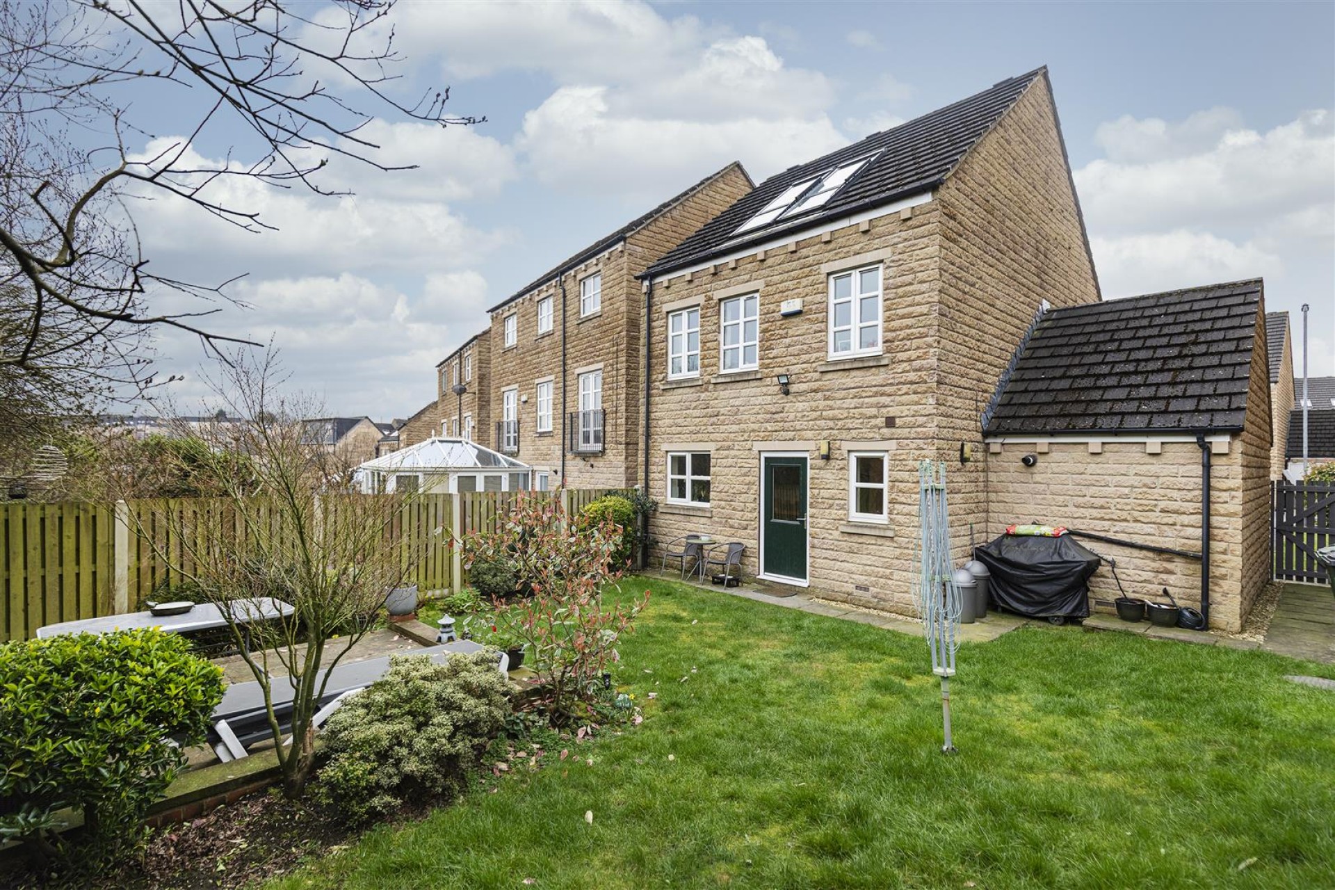 Images for Suffolk Rise, Huddersfield