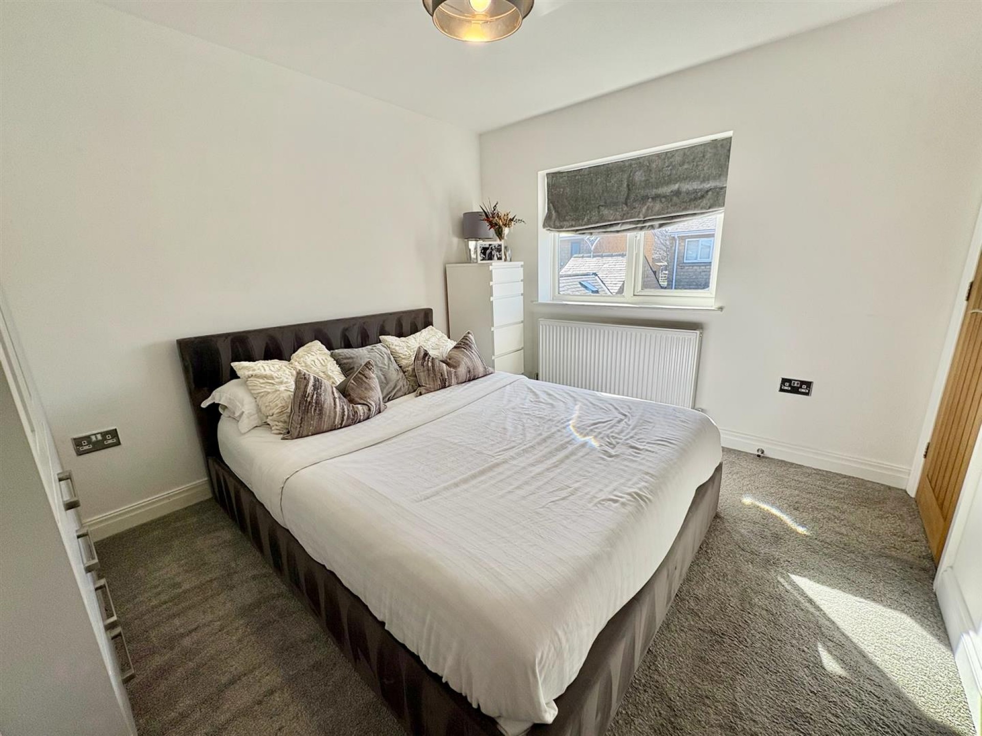 Images for Oliver Meadows, Lower Edge, Elland