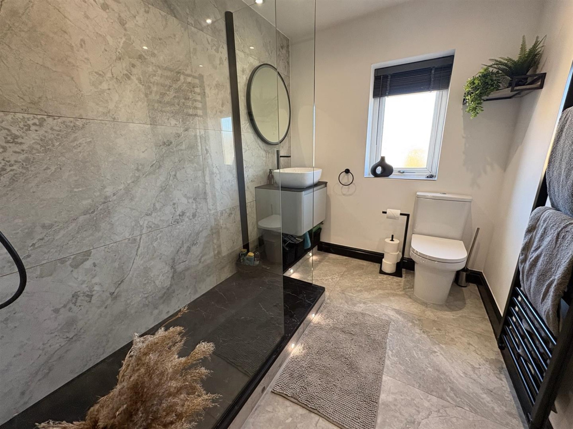 Images for Oliver Meadows, Lower Edge, Elland