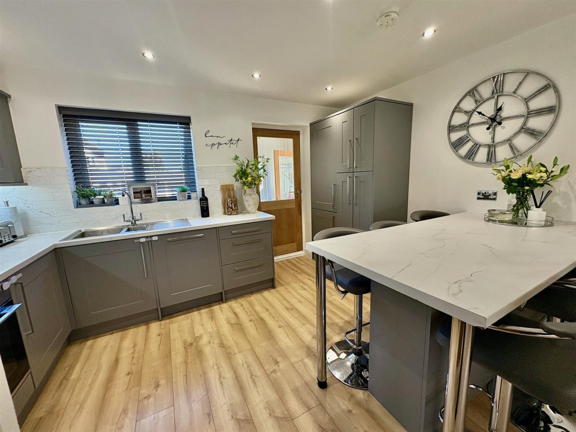 Images for Oliver Meadows, Lower Edge, Elland