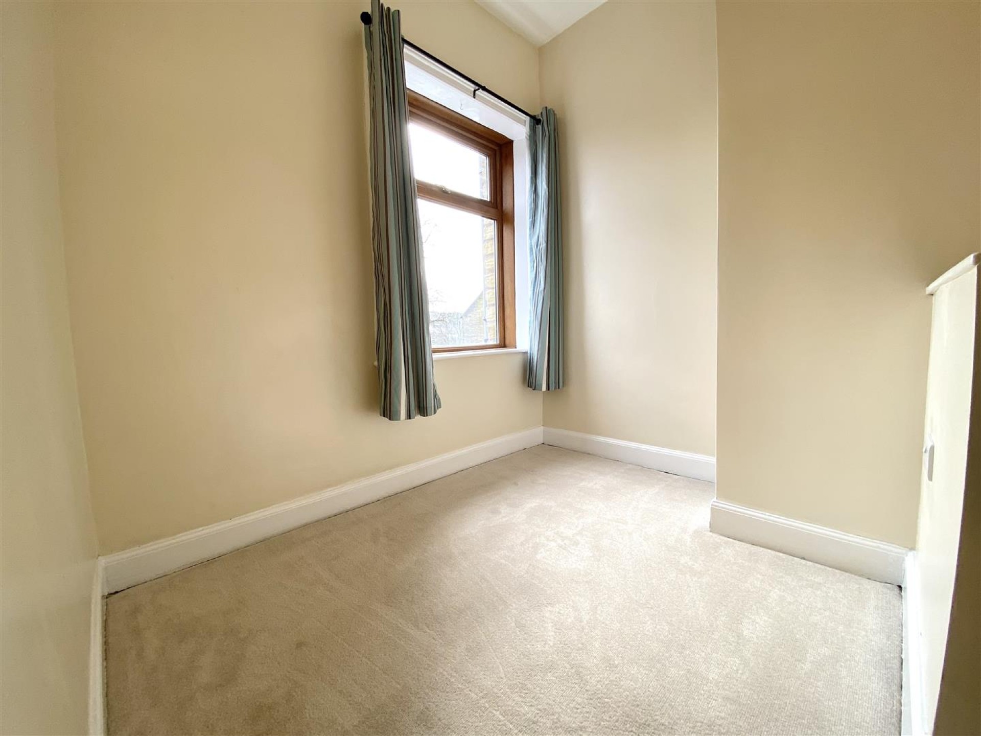 Images for Lowergate, Huddersfield