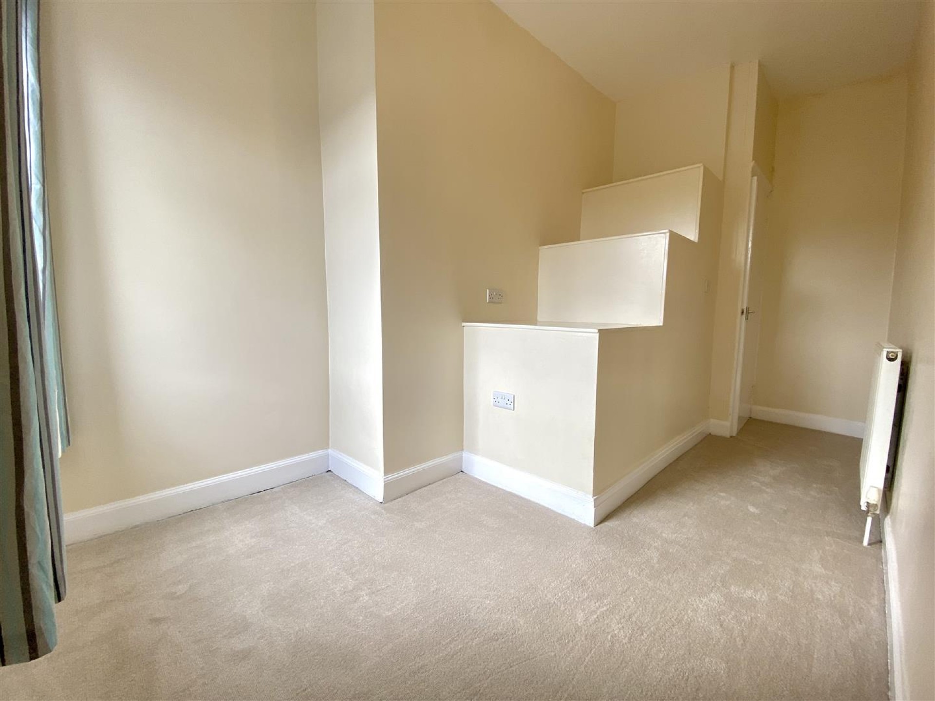 Images for Lowergate, Huddersfield