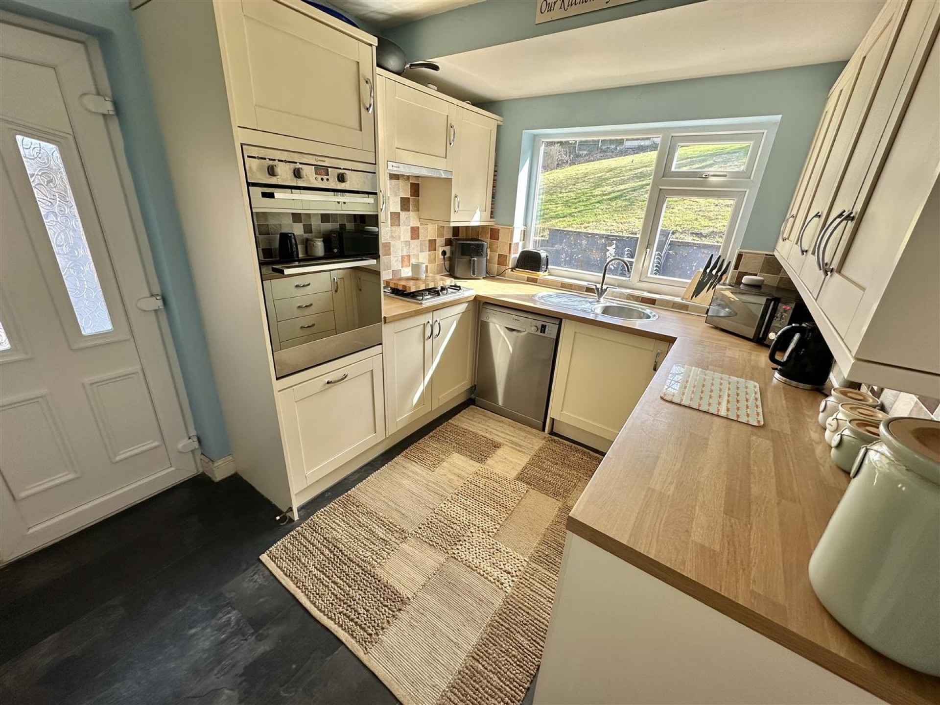 Images for Cornmill Crescent, Liversedge