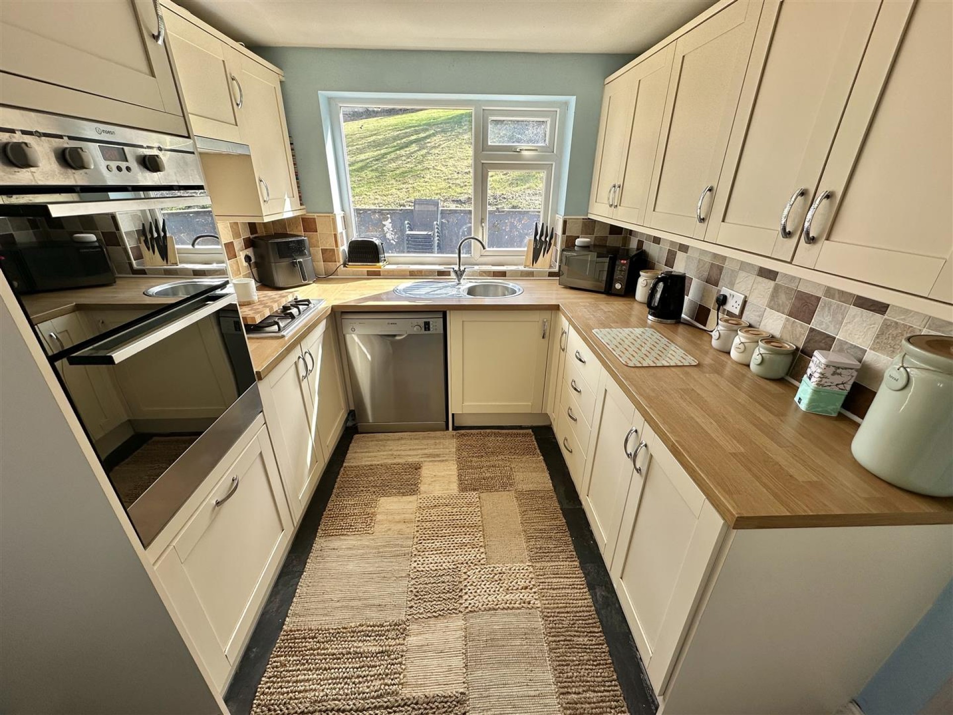 Images for Cornmill Crescent, Liversedge