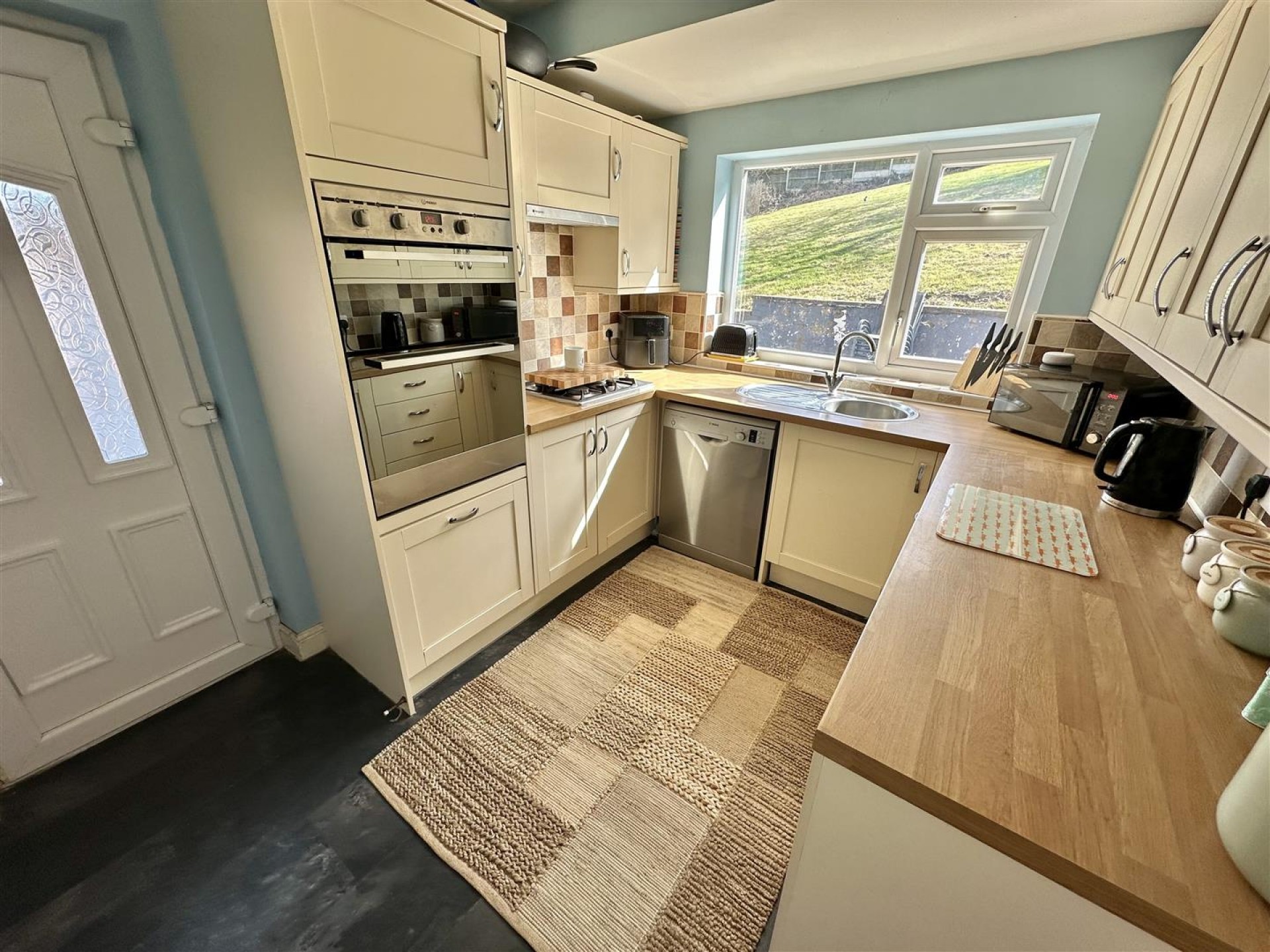 Images for Cornmill Crescent, Liversedge