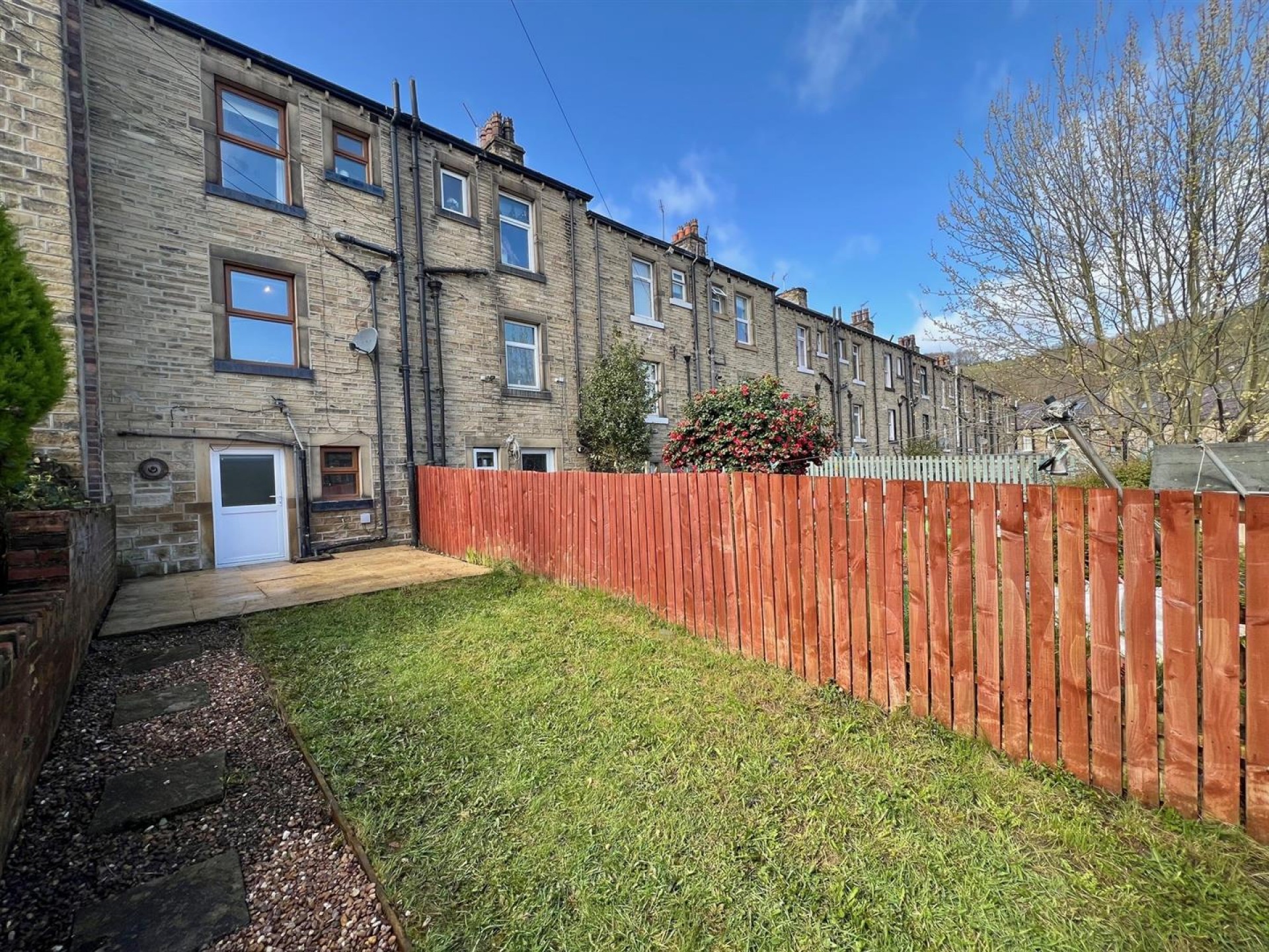 Images for Arnold Avenue, Huddersfield