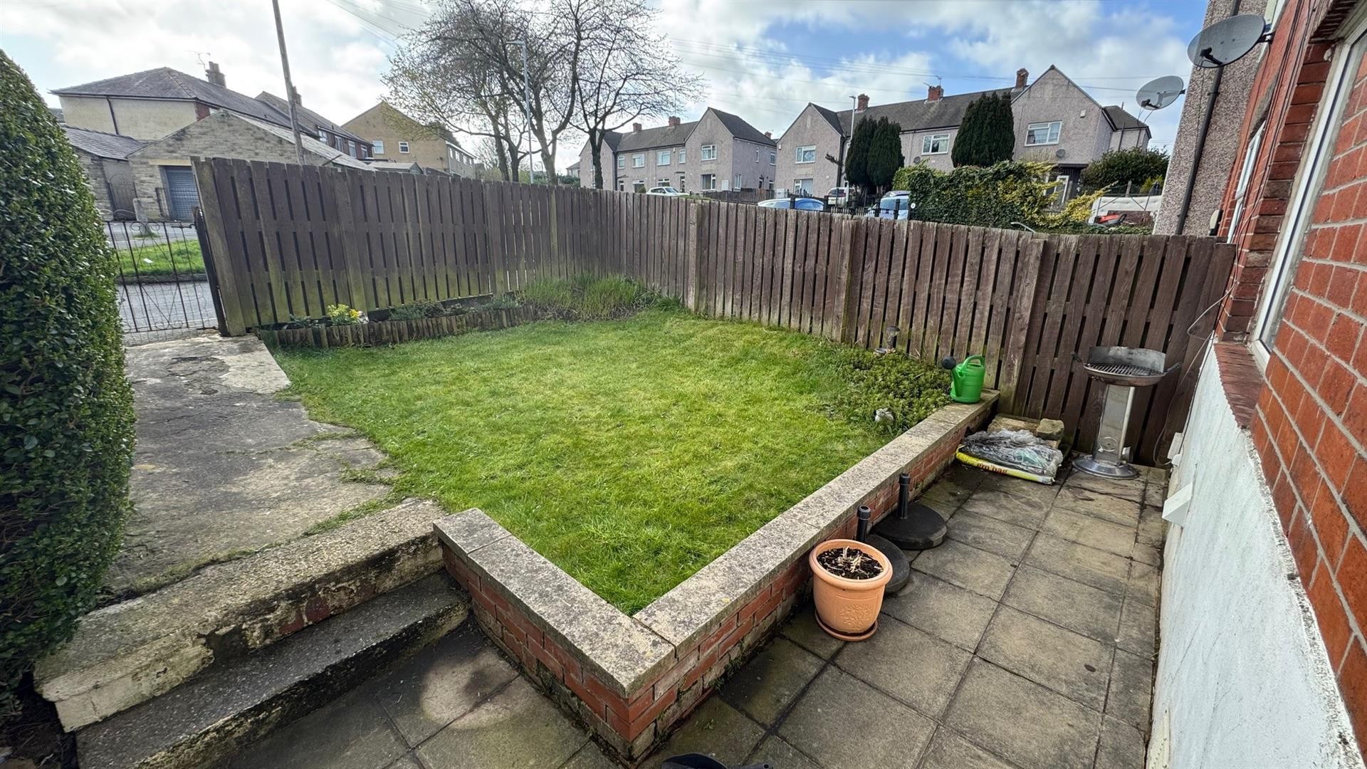 Images for Ovenden Close, Halifax