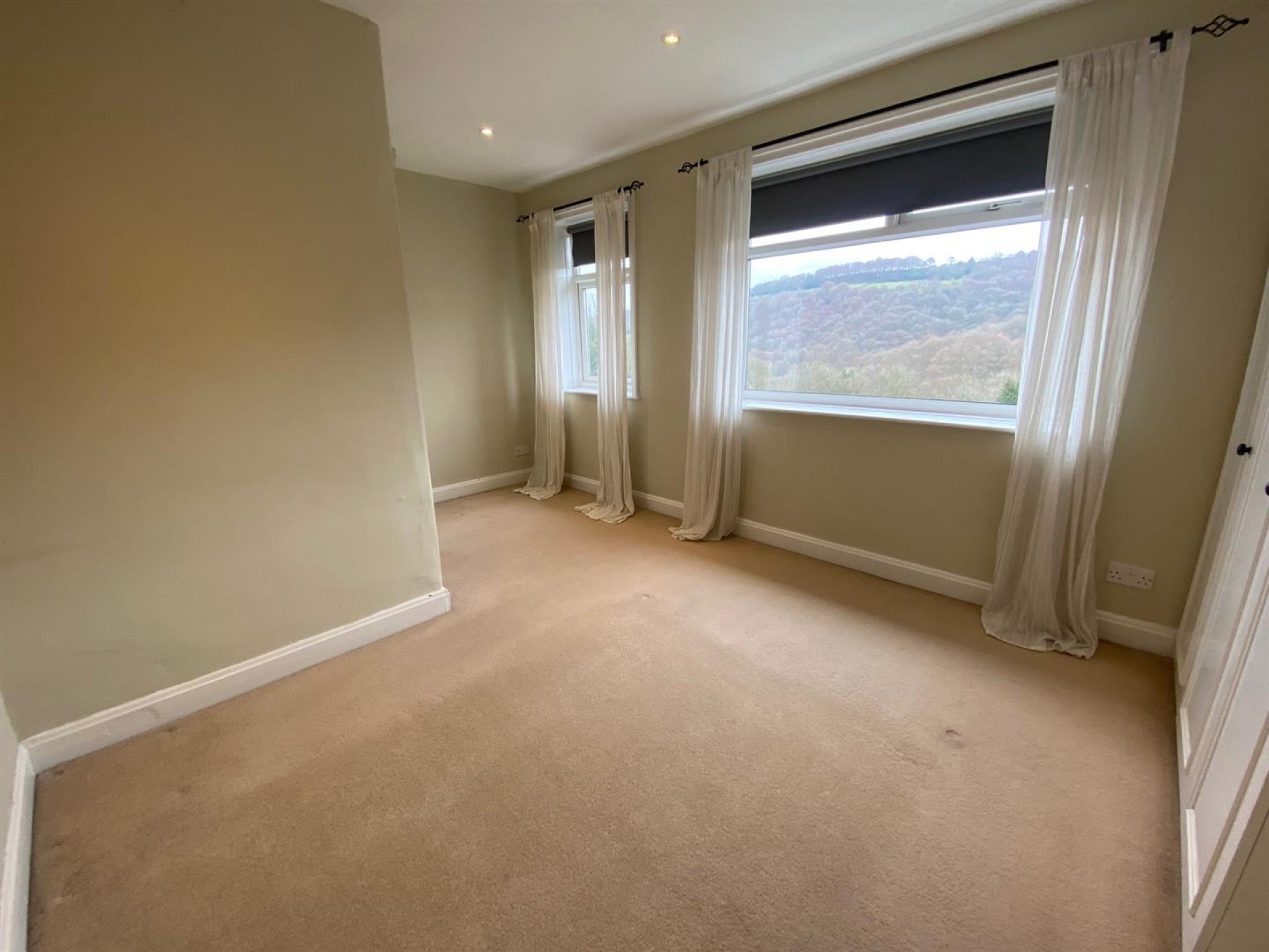 Images for Overdale, Triangle, Halifax