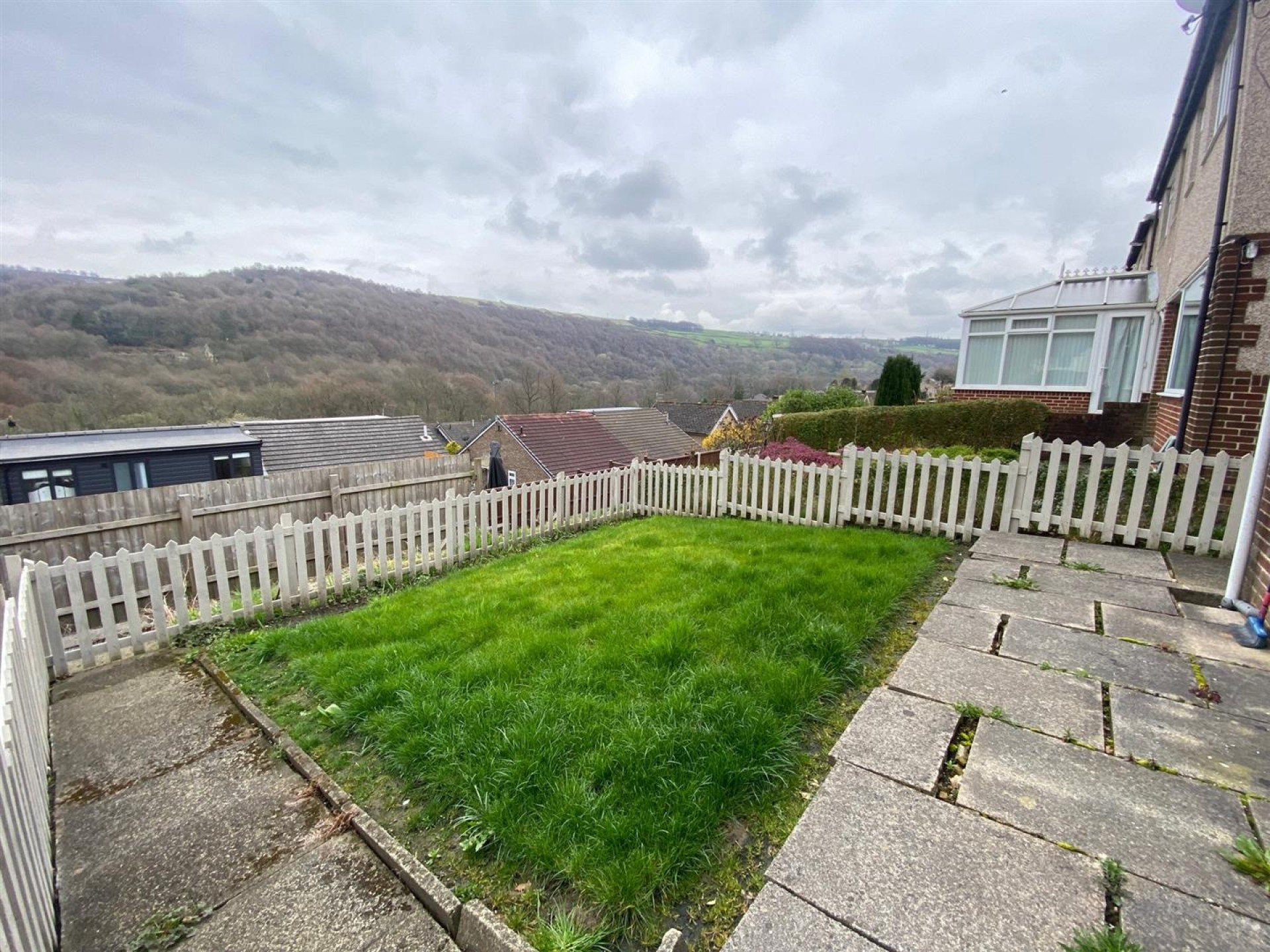 Images for Overdale, Triangle, Halifax