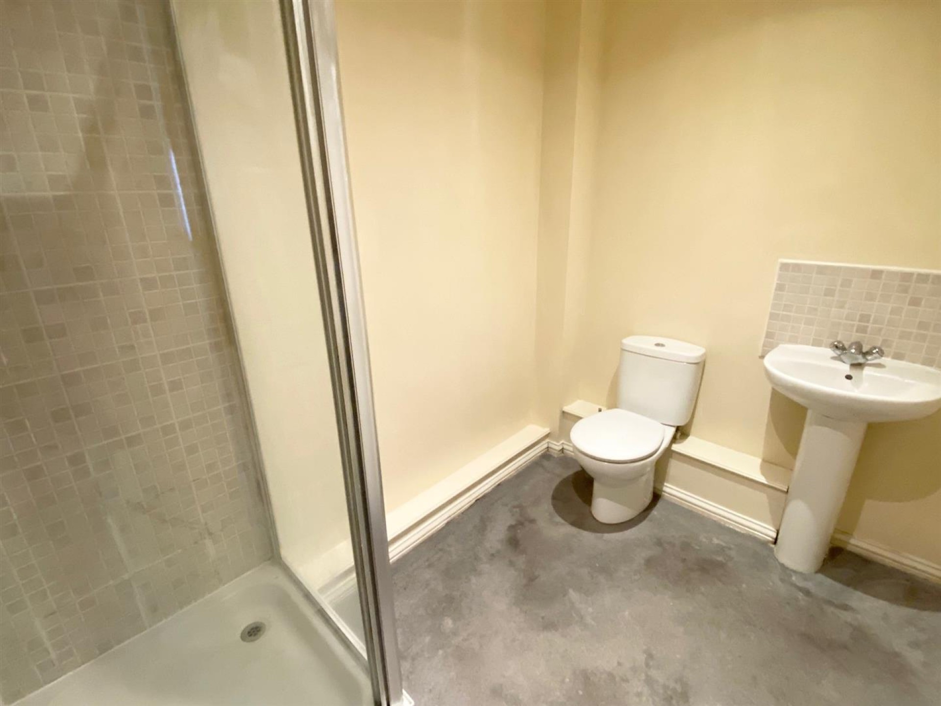 Images for Greenlea Court, Huddersfield