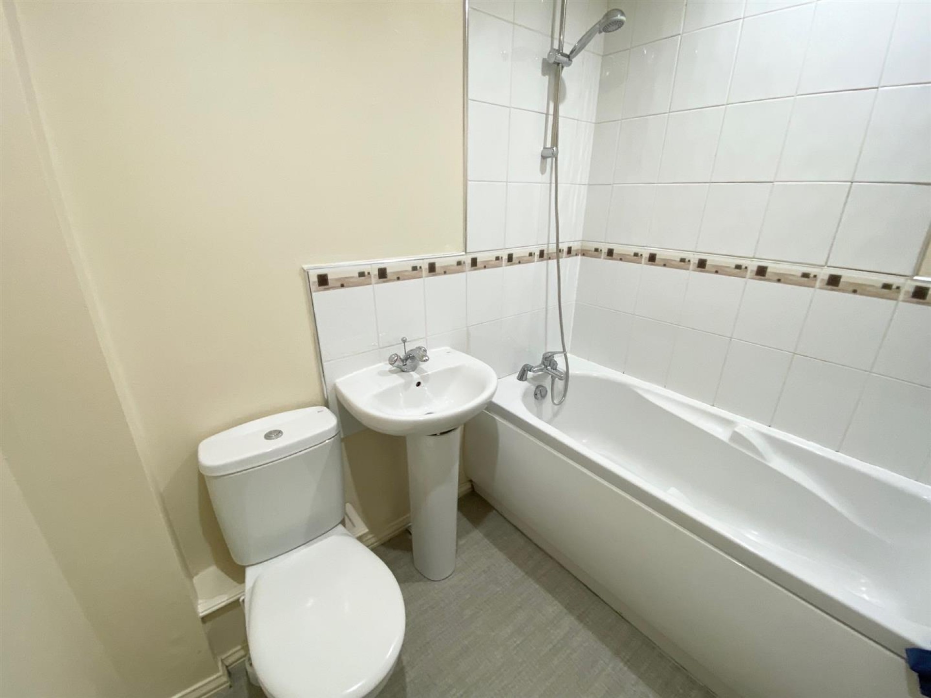 Images for Greenlea Court, Huddersfield